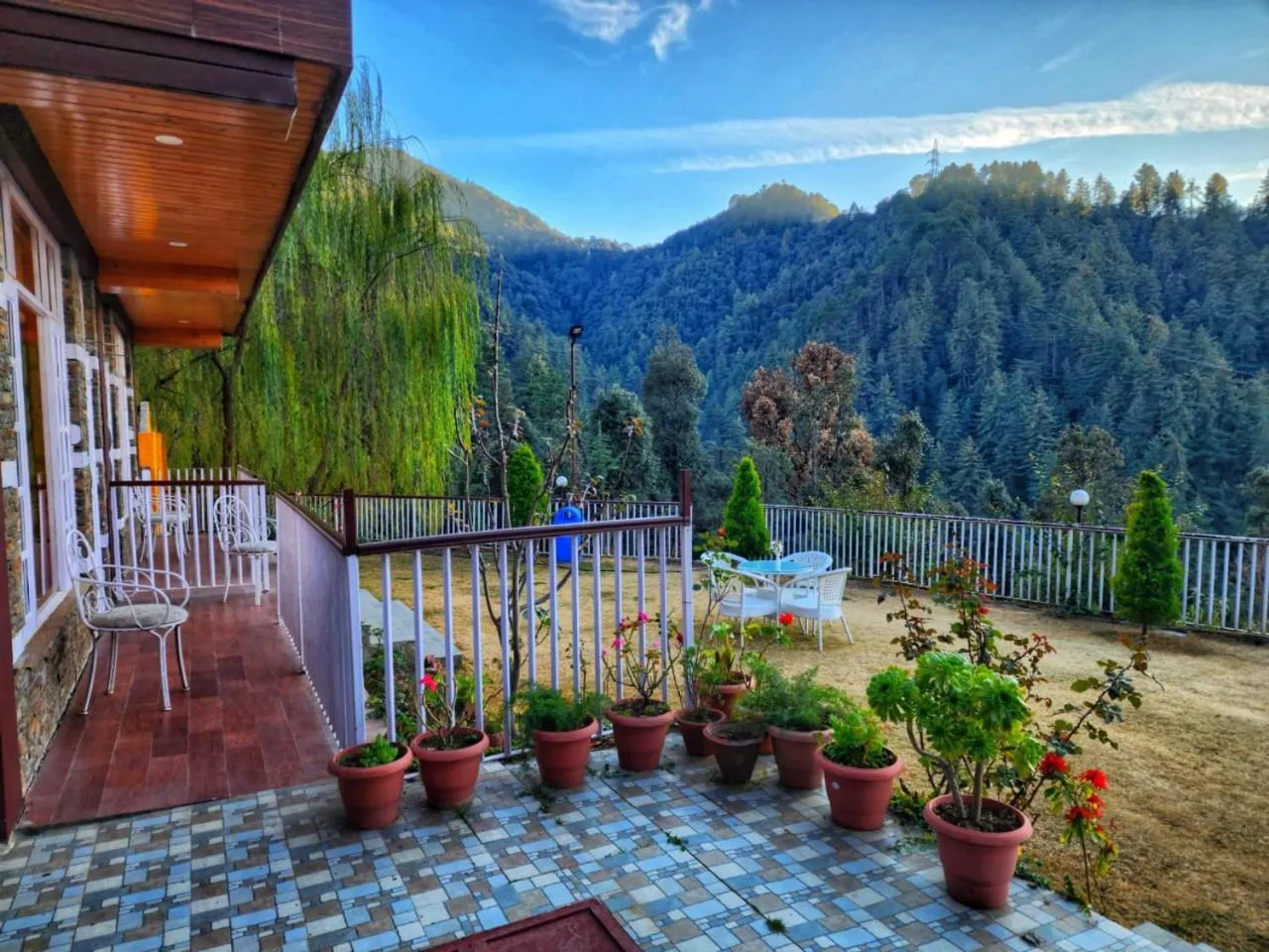 KAMNA HILL RESORT a Boutique cottages