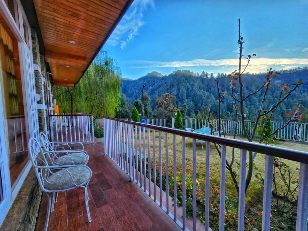 KAMNA HILL RESORT a Boutique cottages