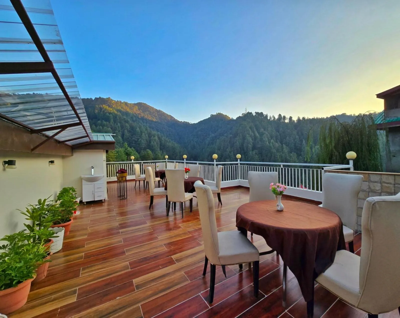 KAMNA HILL RESORT a Boutique cottages