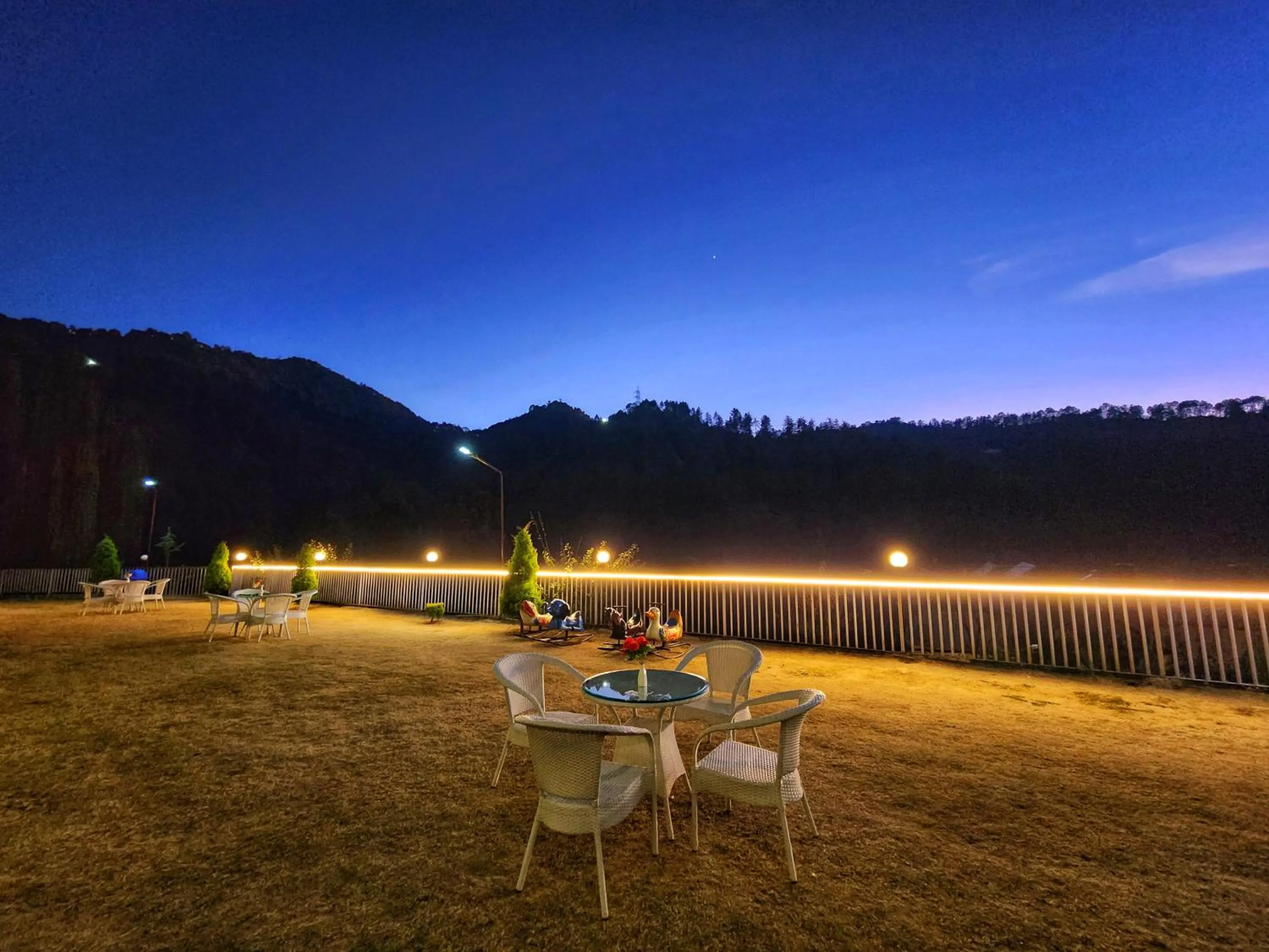 KAMNA HILL RESORT a Boutique cottages