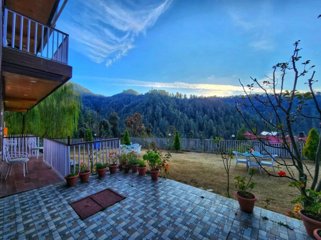 KAMNA HILL RESORT a Boutique cottages