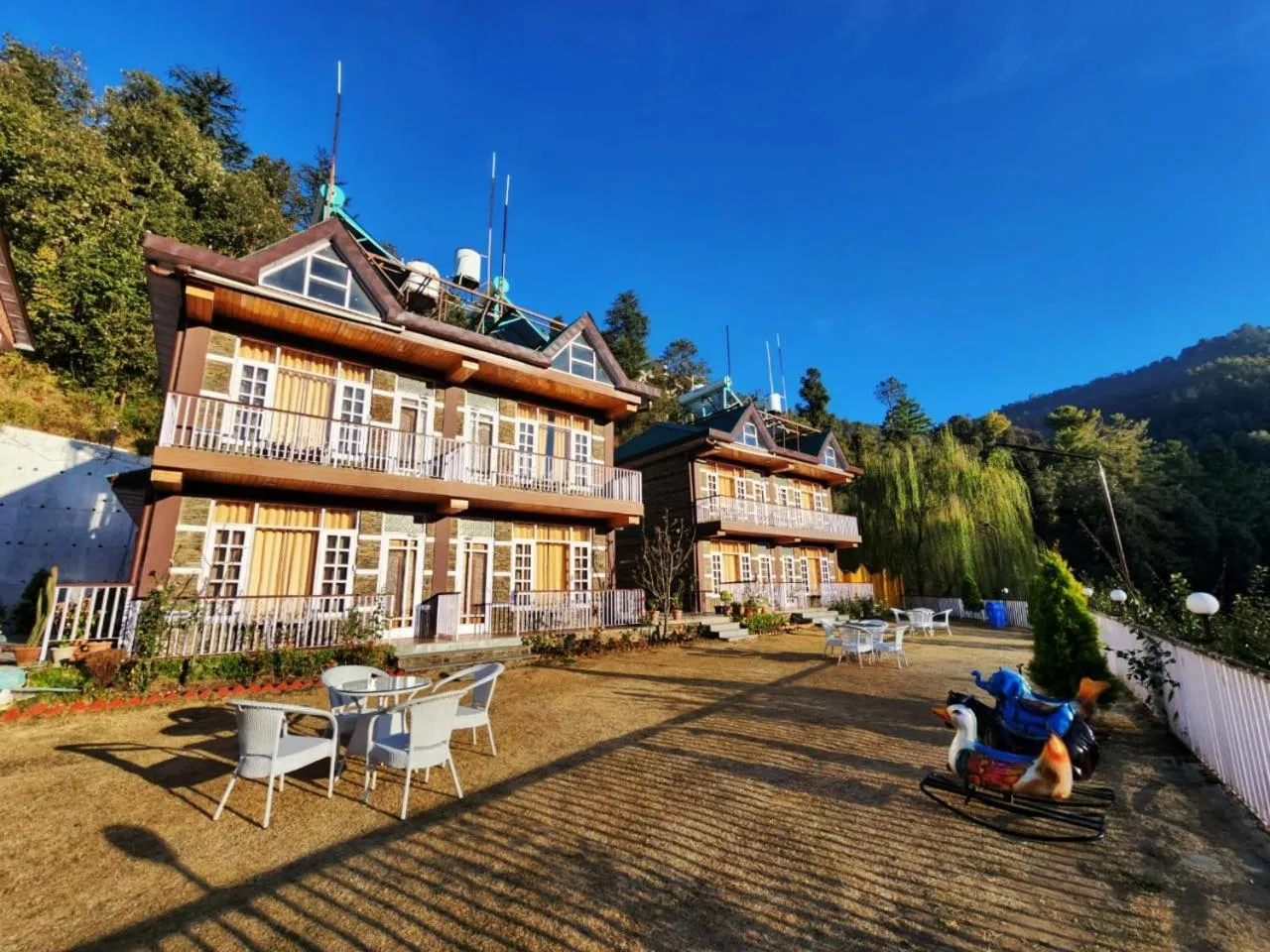 KAMNA HILL RESORT a Boutique cottages