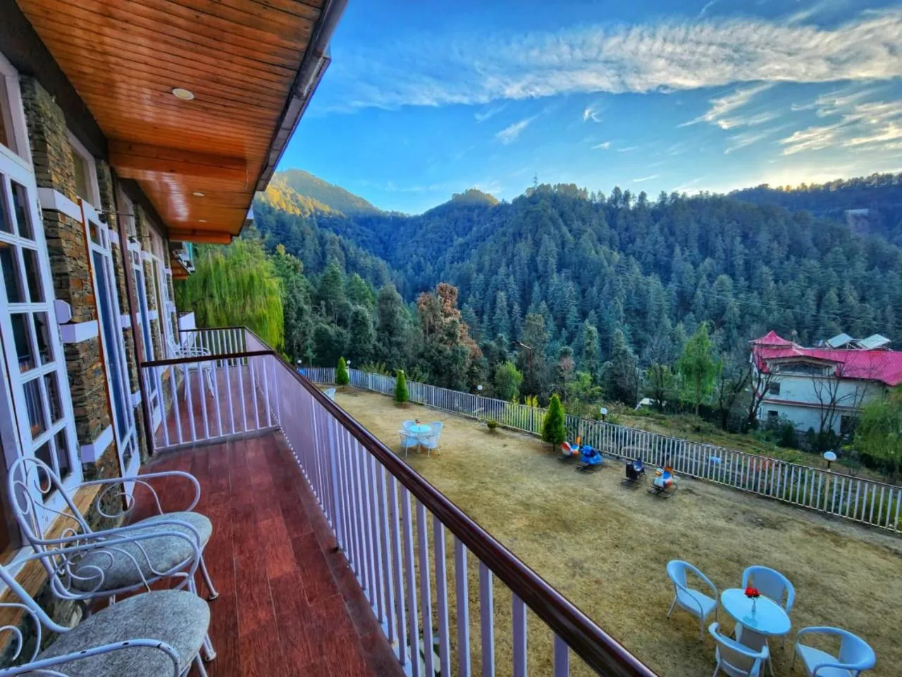 KAMNA HILL RESORT a Boutique cottages