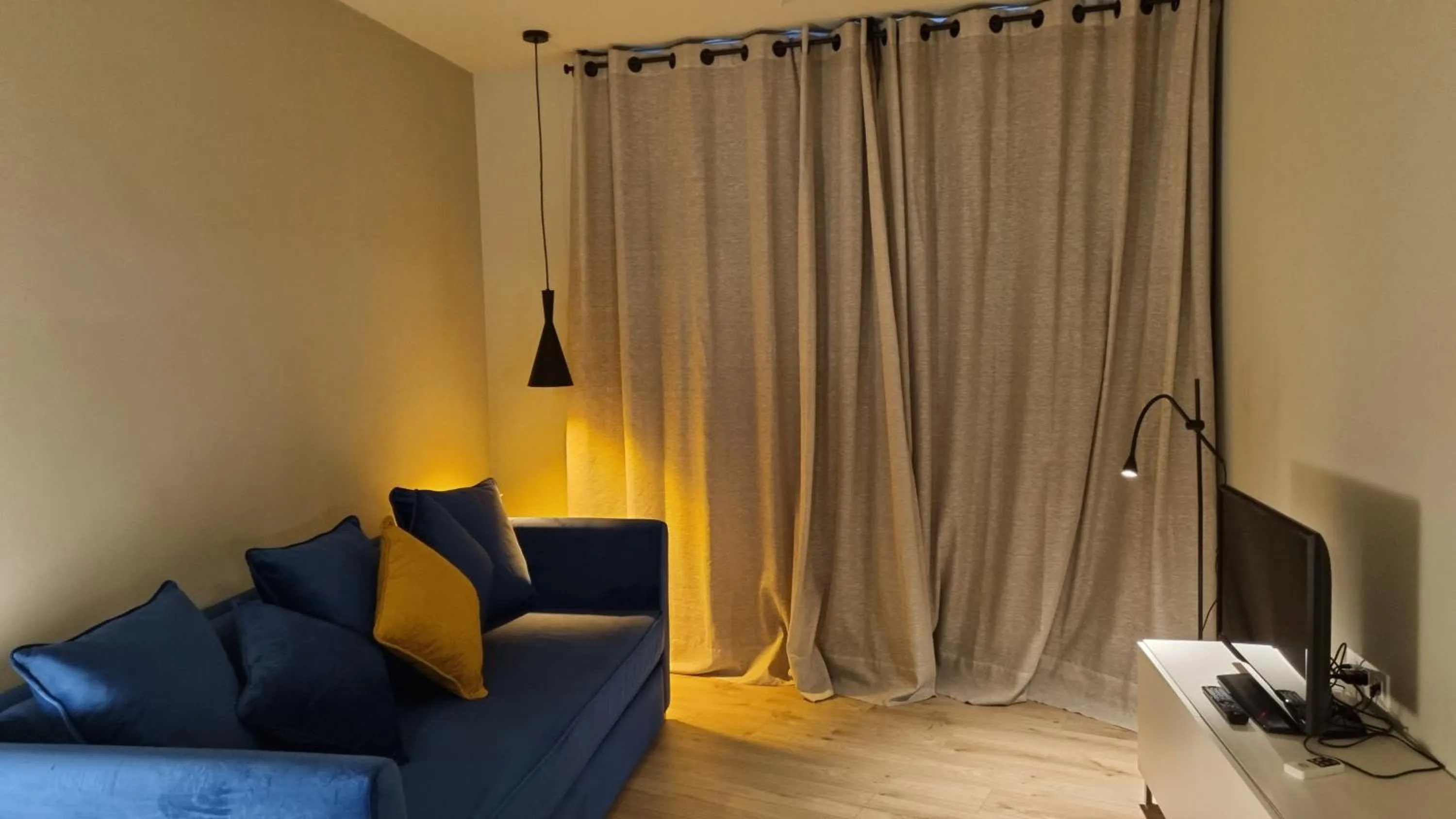 TV and multimedia in Apartamentos LCR Boutique, LCR Suites y LCR Los Valles