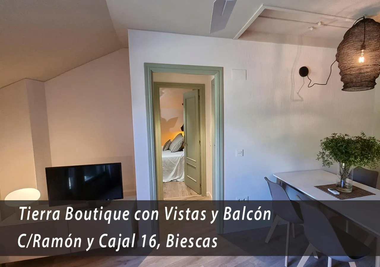 TV and multimedia in Apartamentos LCR Boutique, LCR Suites y LCR Los Valles