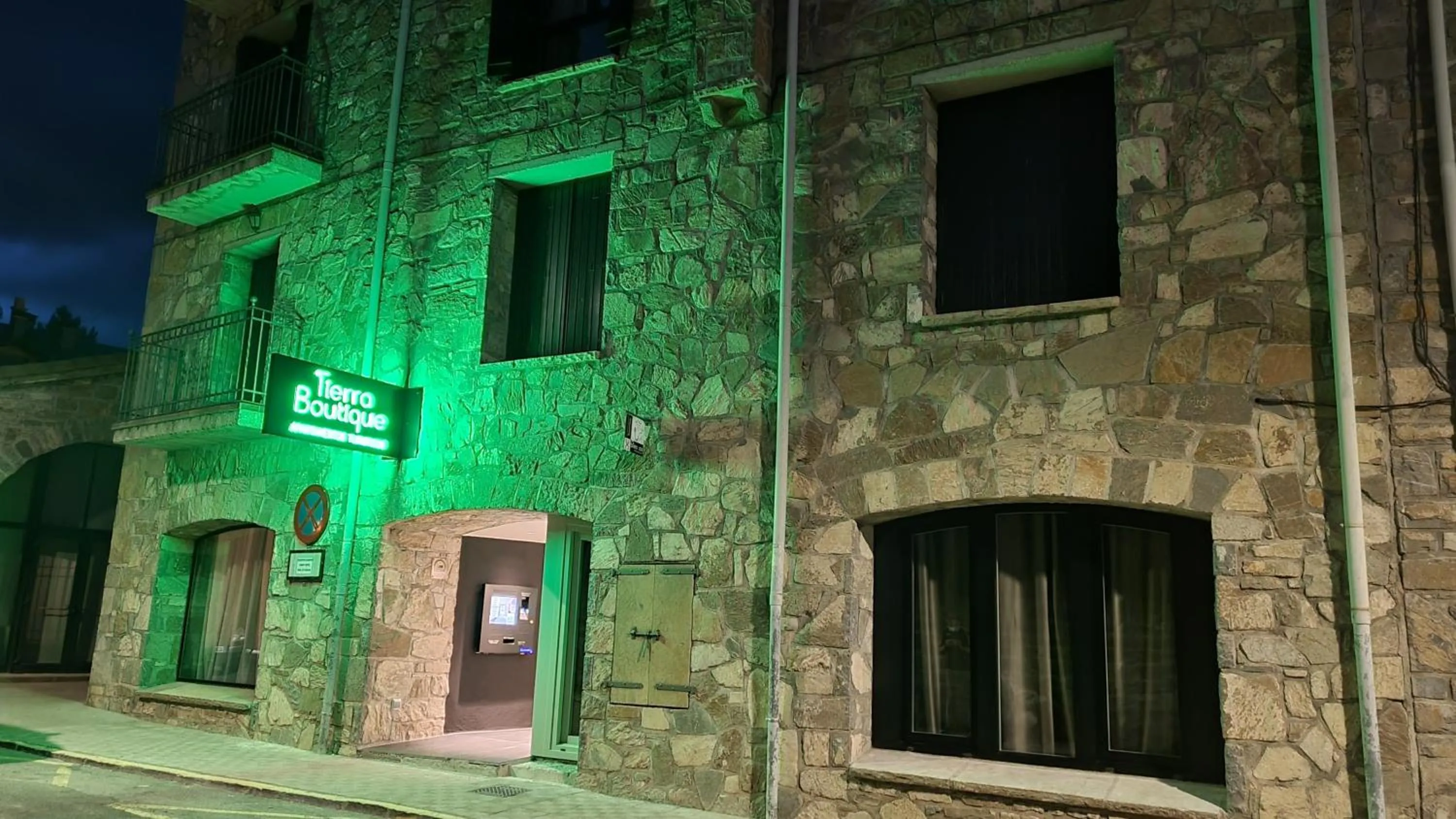 Property building in Apartamentos LCR Boutique, LCR Suites y LCR Los Valles