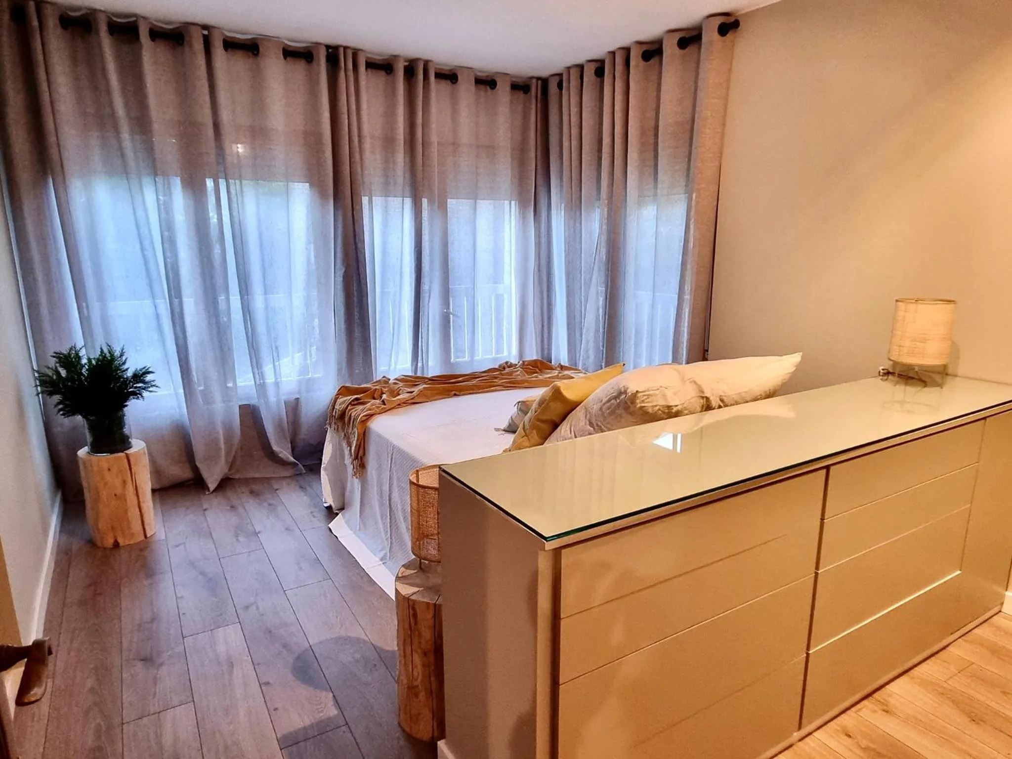 Photo of the whole room, Bed in Apartamentos LCR Boutique, LCR Suites y LCR Los Valles