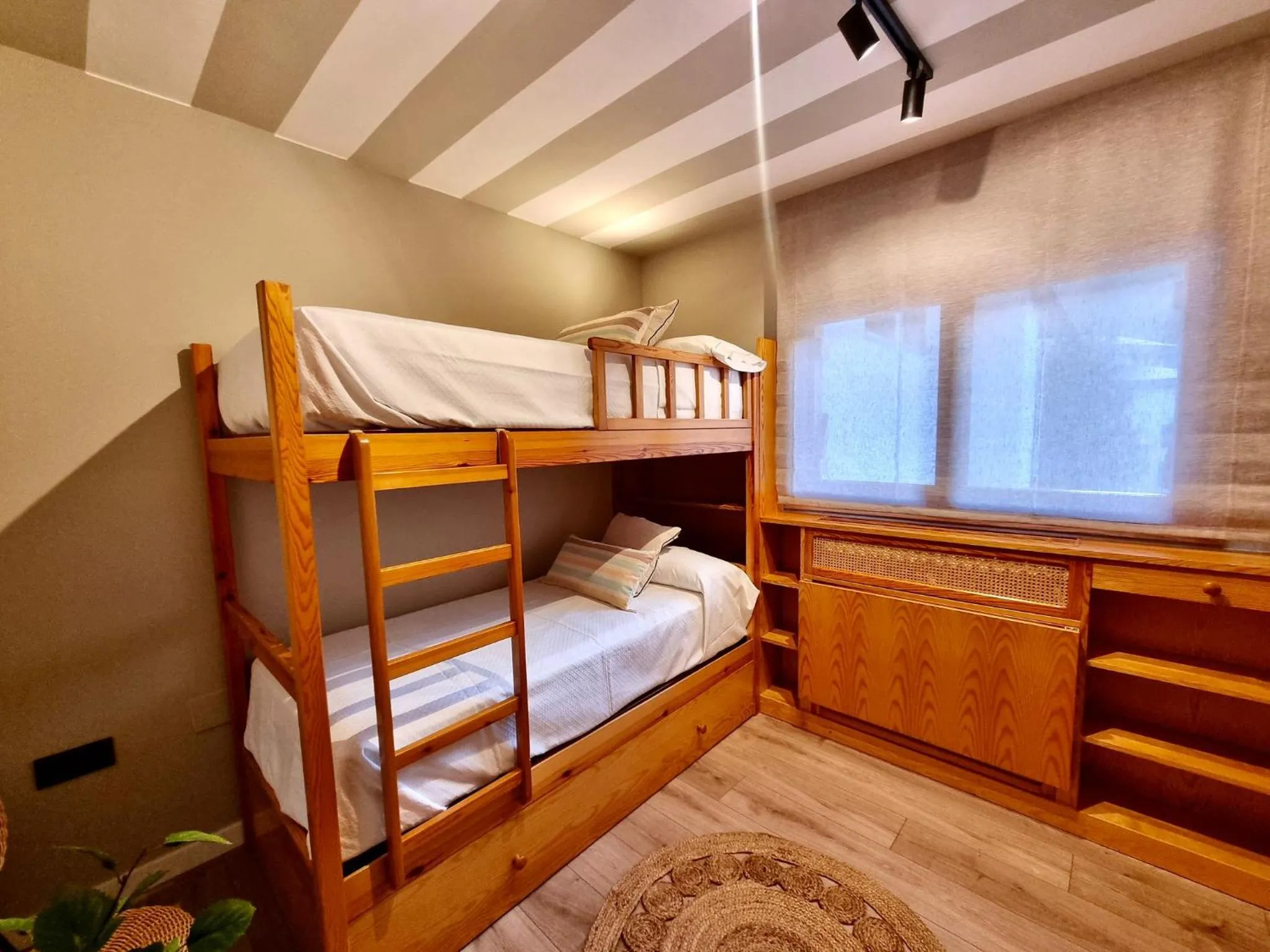 bunk bed, Bed in Apartamentos LCR Boutique, LCR Suites y LCR Los Valles