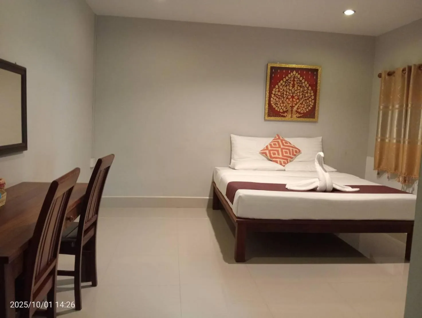 Bed in Sri Siam Resort