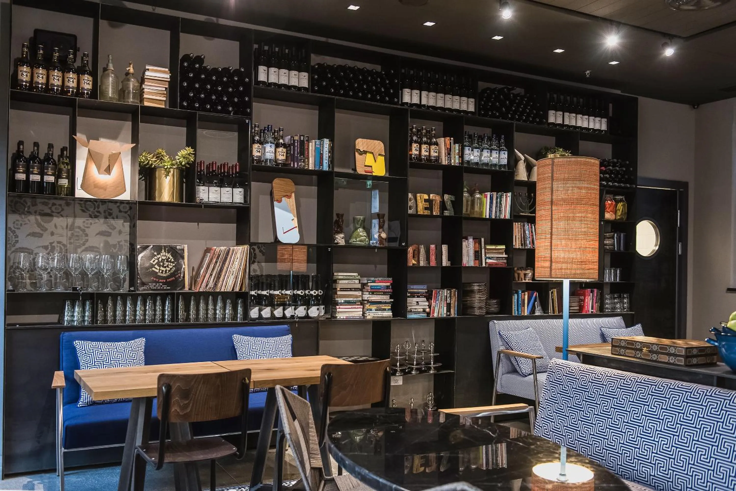 Restaurant/places to eat in Bezalel Hotel - an Atlas Boutique Hotel