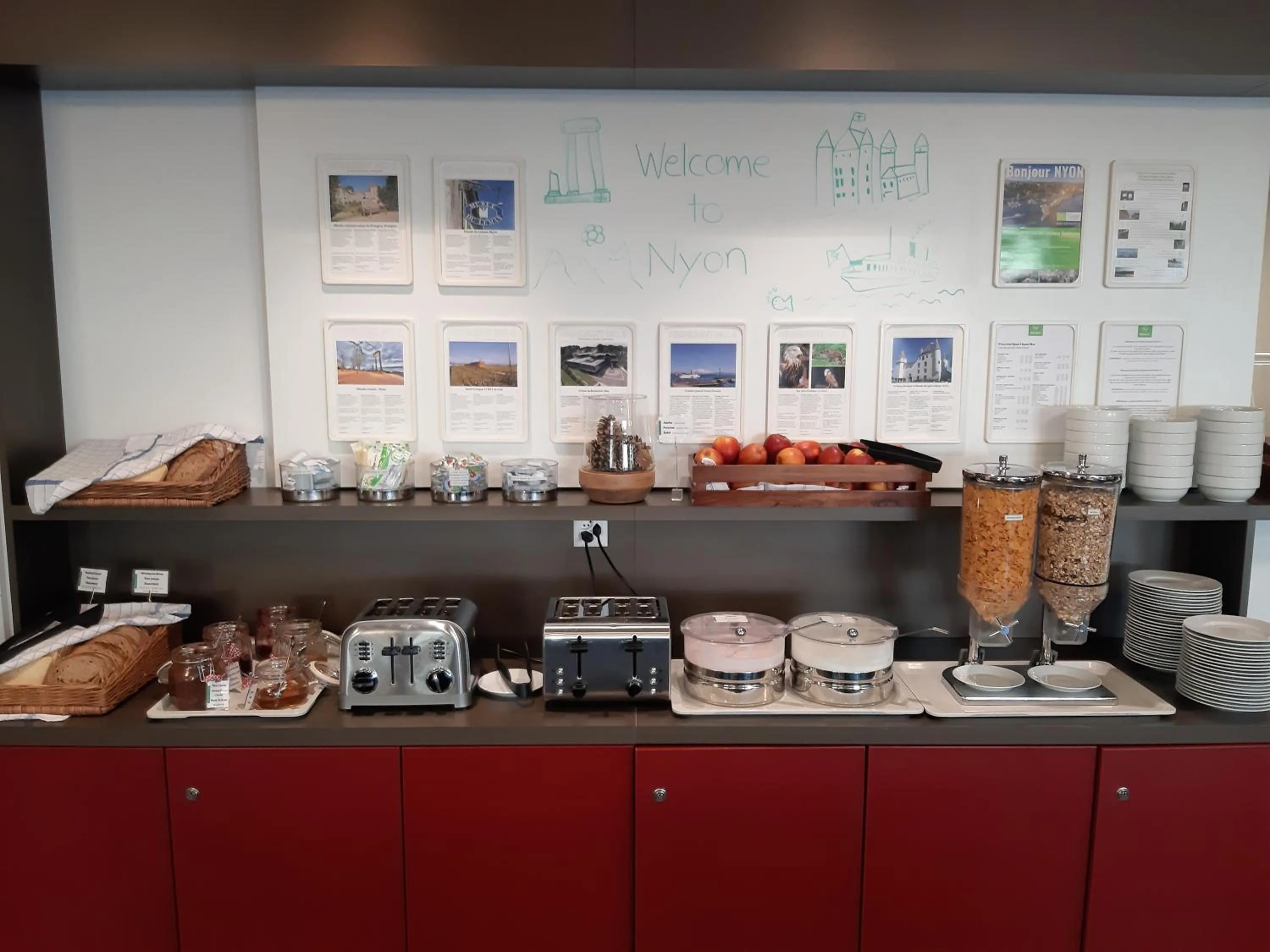 Food and drinks in Nyon Hostel