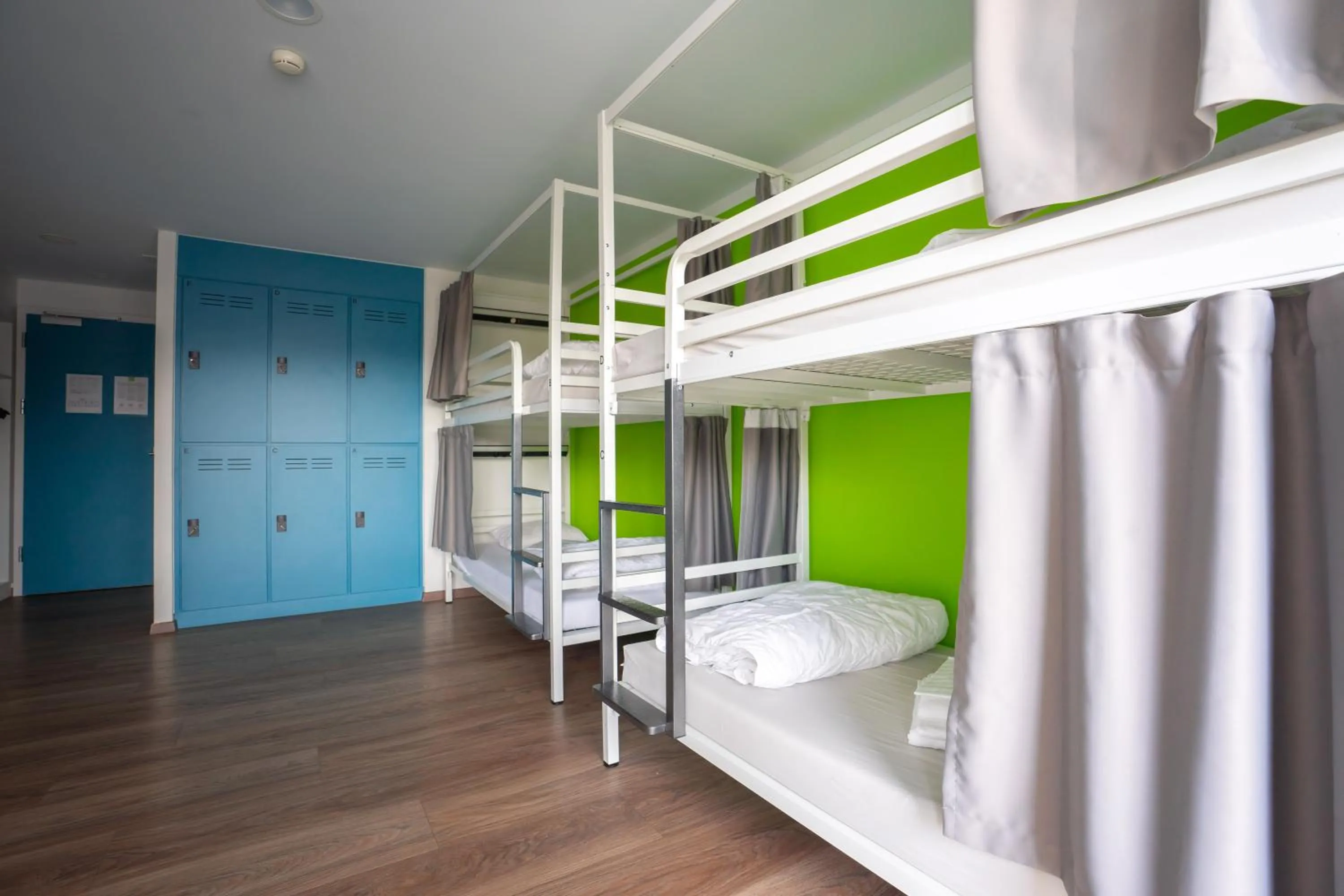 bunk bed, Bed in Nyon Hostel