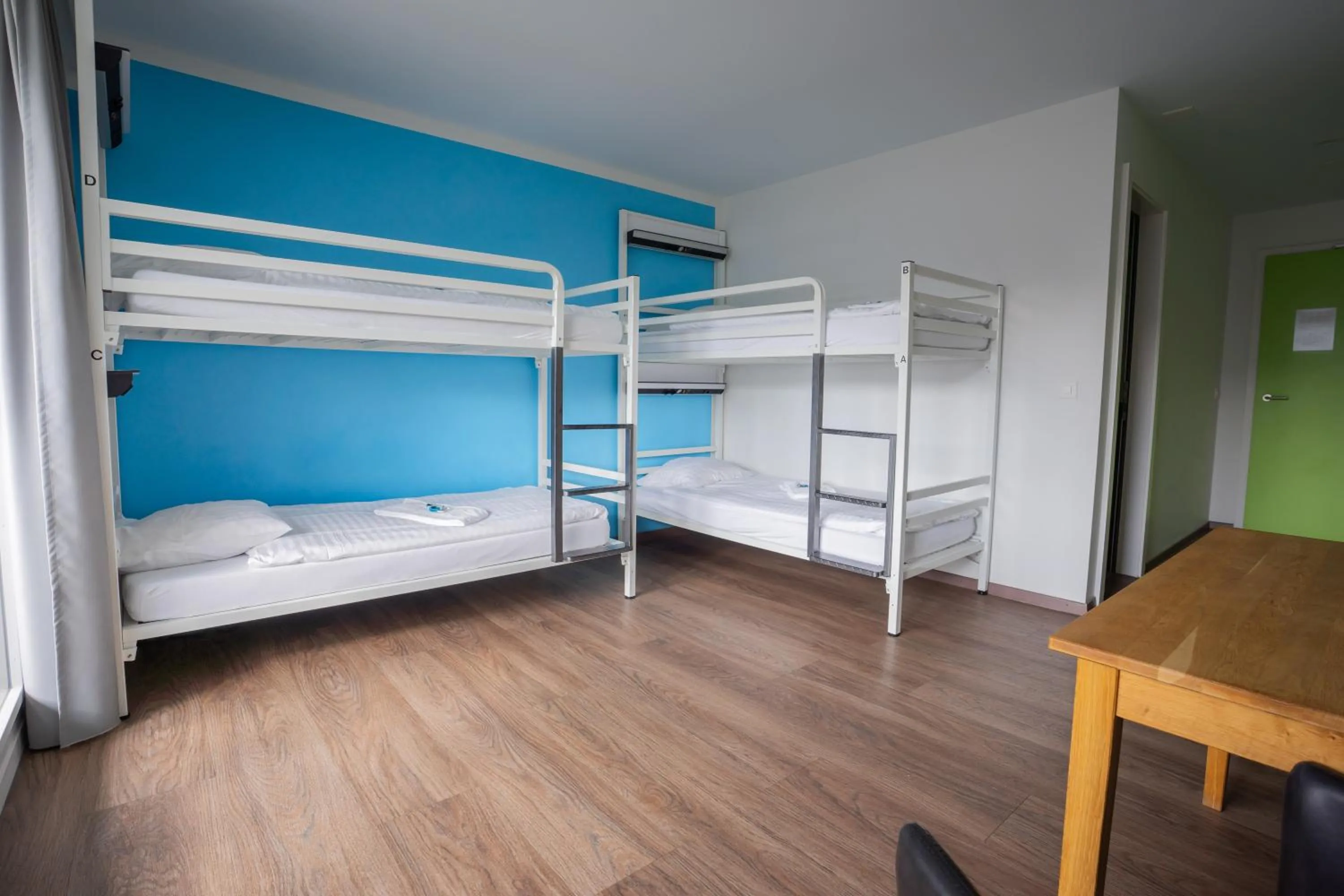 bunk bed, Bed in Nyon Hostel