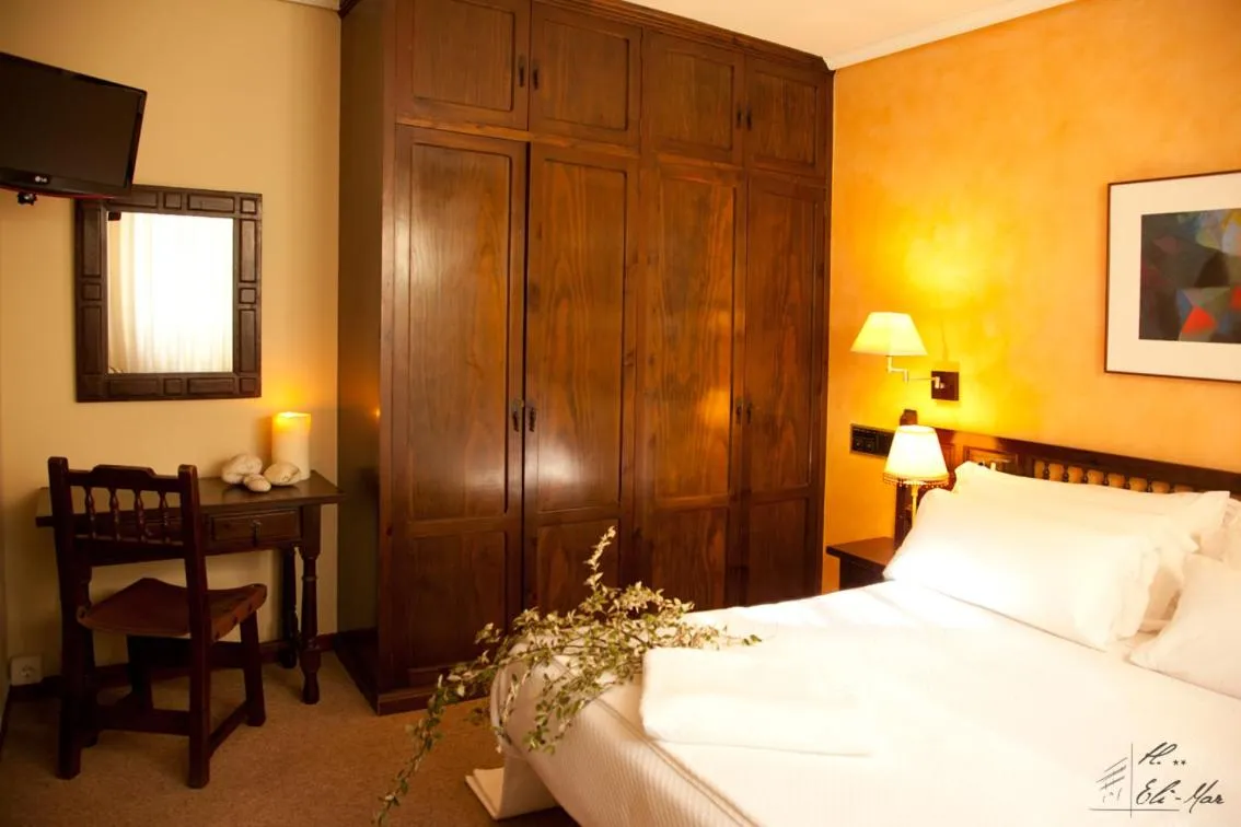 Photo of the whole room, Bed in Hotel Eli-Mar