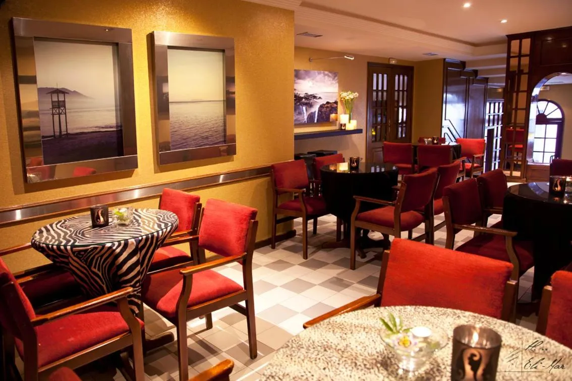 Lounge or bar in Hotel Eli-Mar