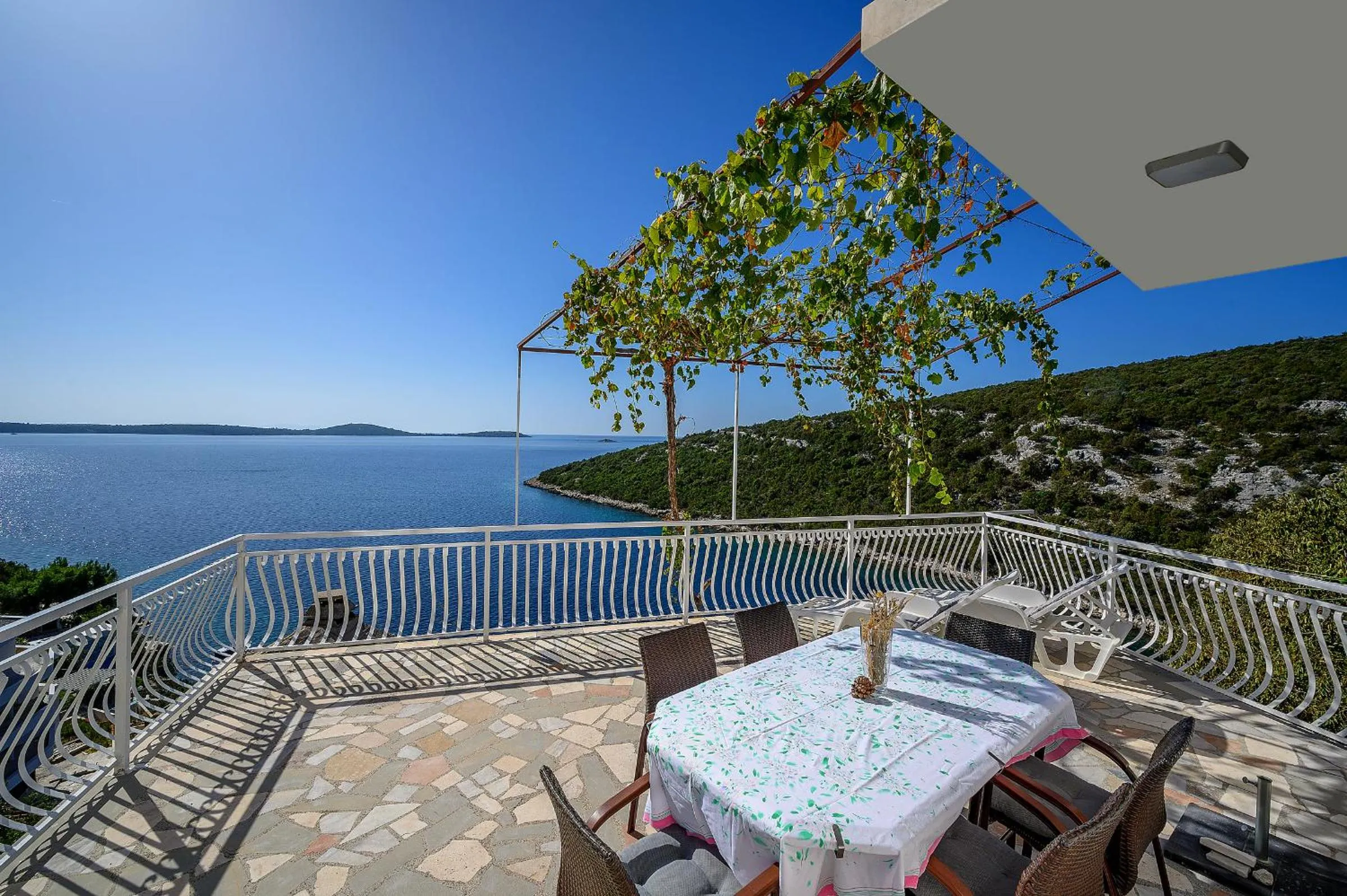 Villa - Beach Front in Villa Sara