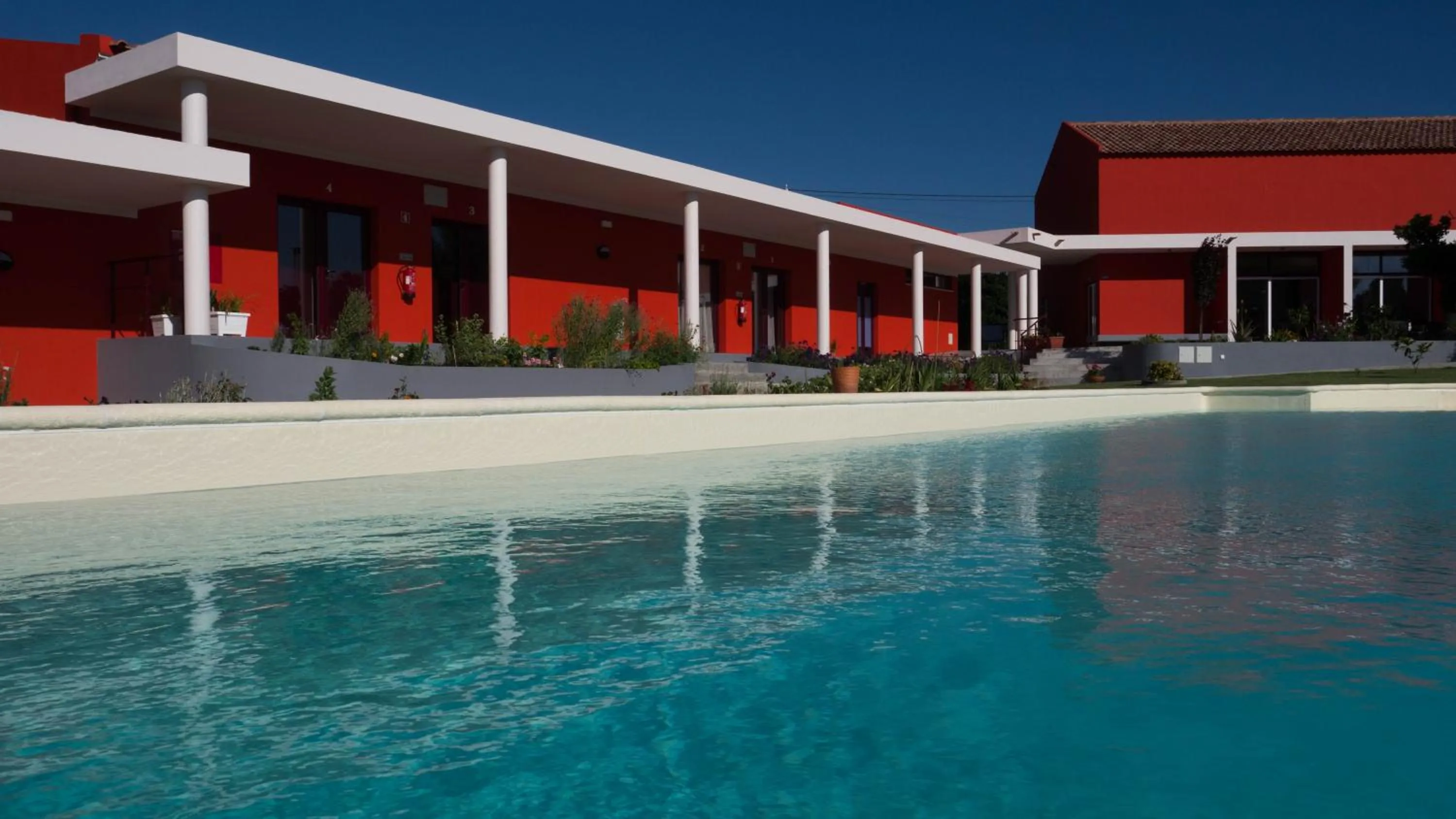 Property building in Casa d´Edite