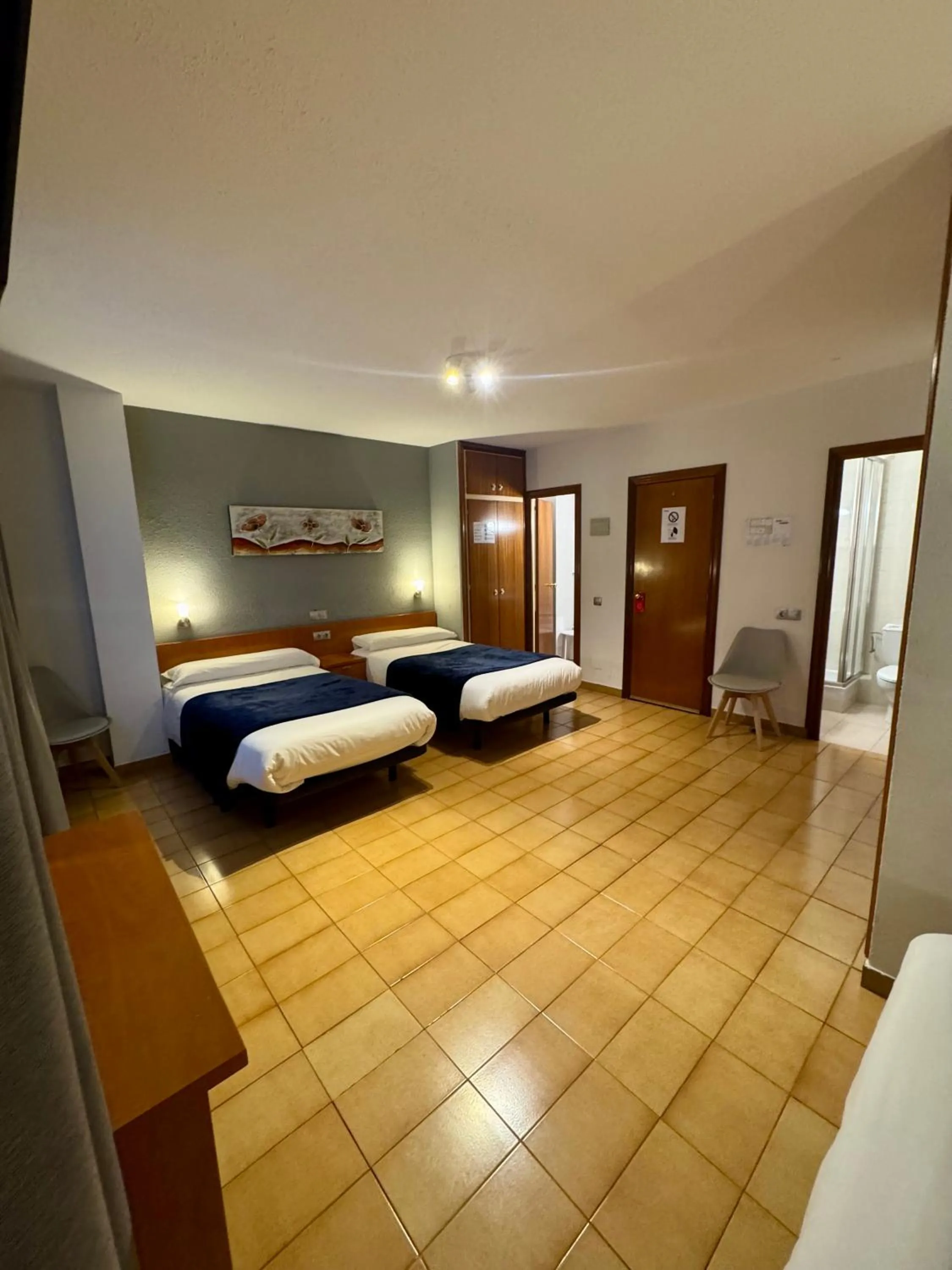 Photo of the whole room, Bed in Hotel Casado