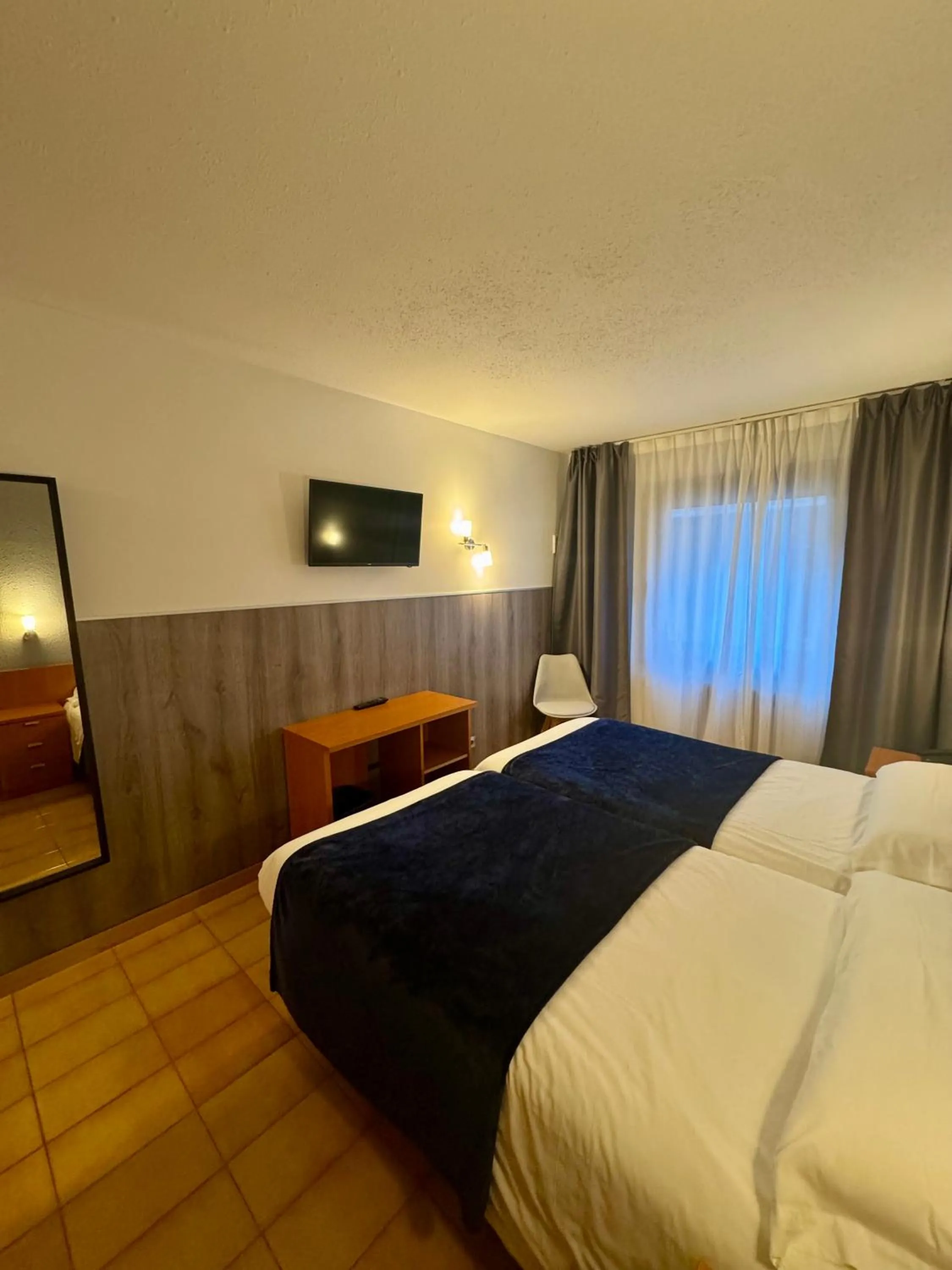 Photo of the whole room, Bed in Hotel Casado