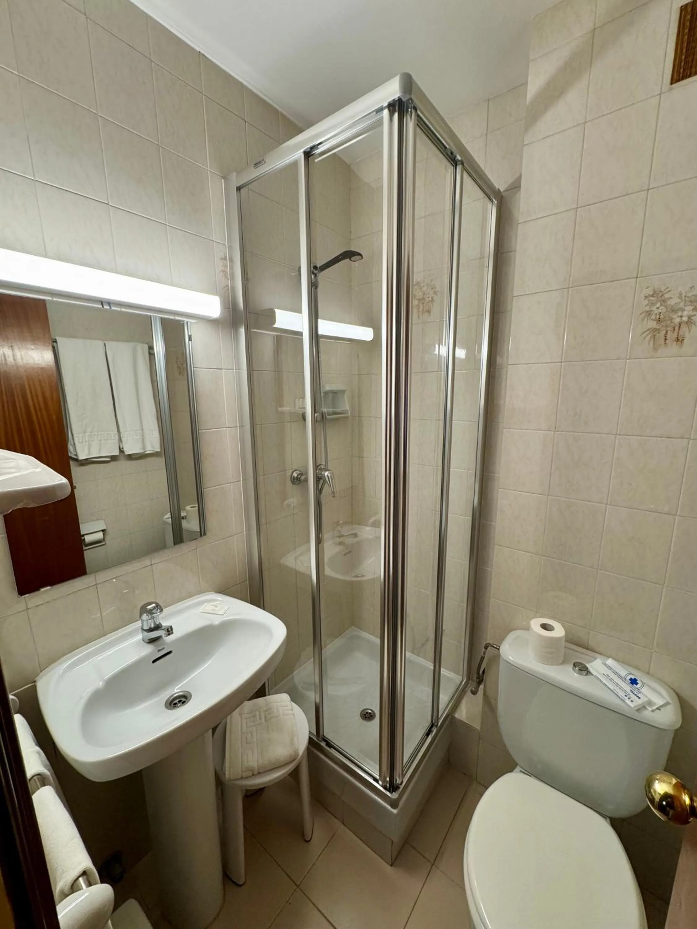 Shower in Hotel Casado