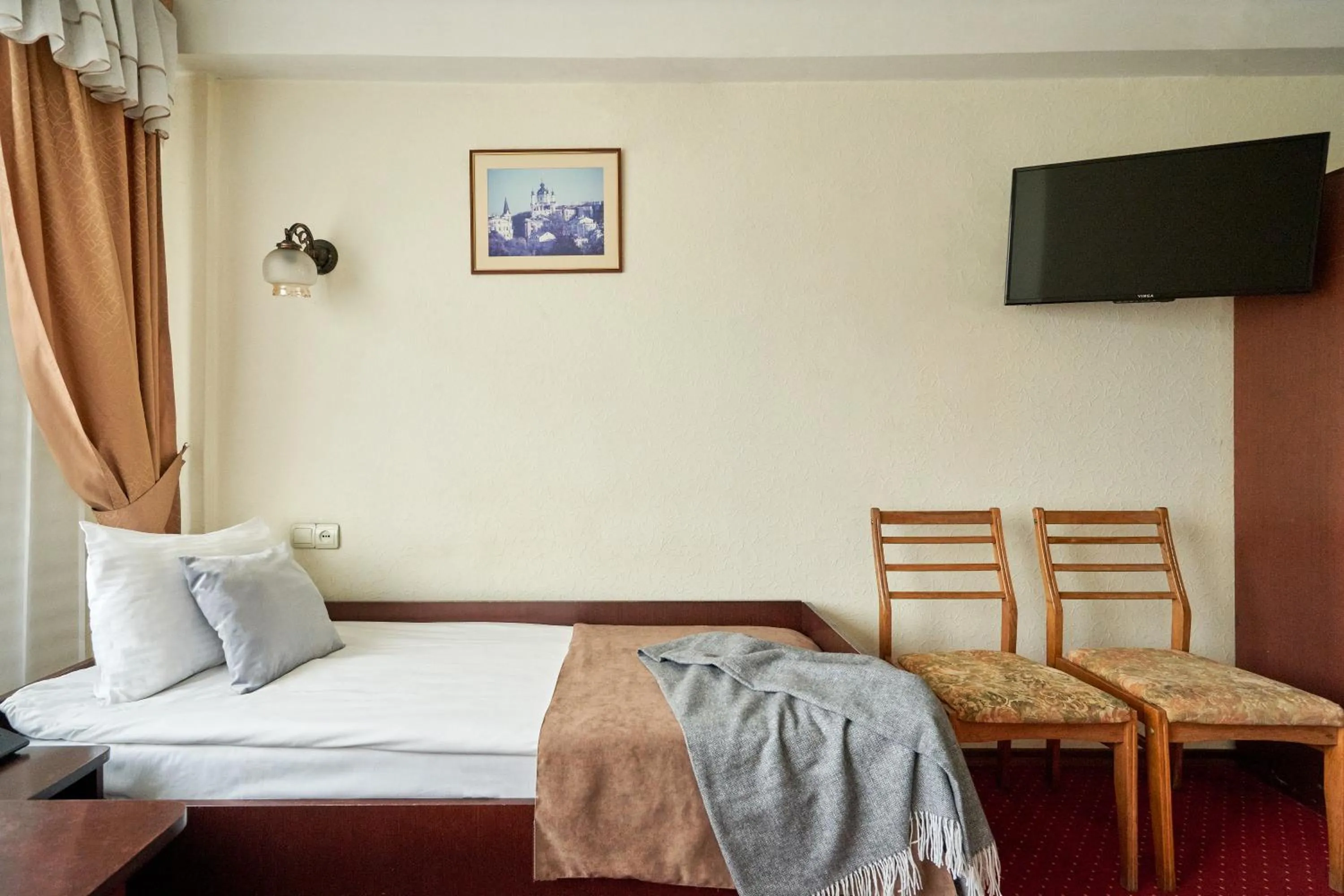 Bed in Hotel Druzhba