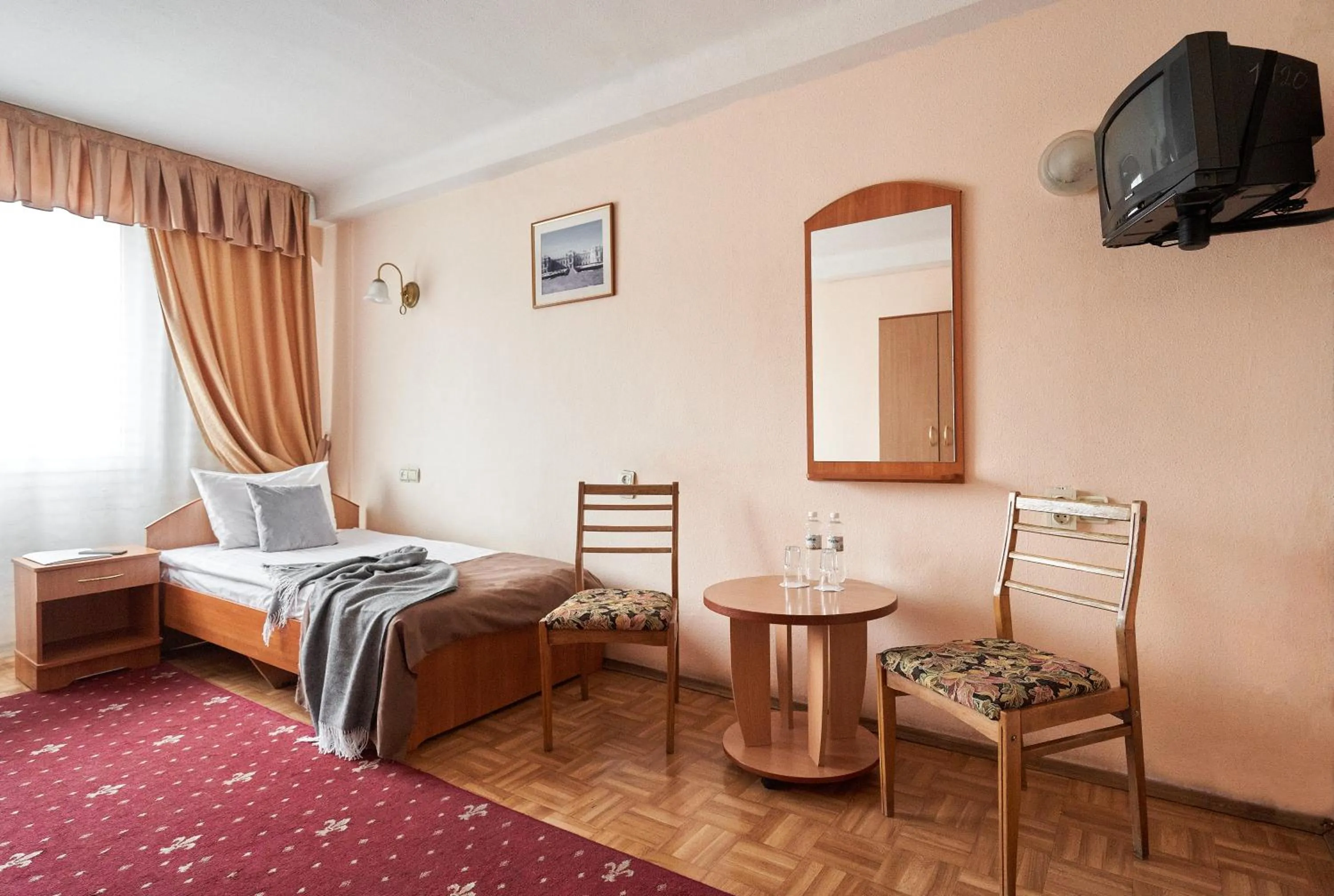 Photo of the whole room, Bed in Hotel Druzhba