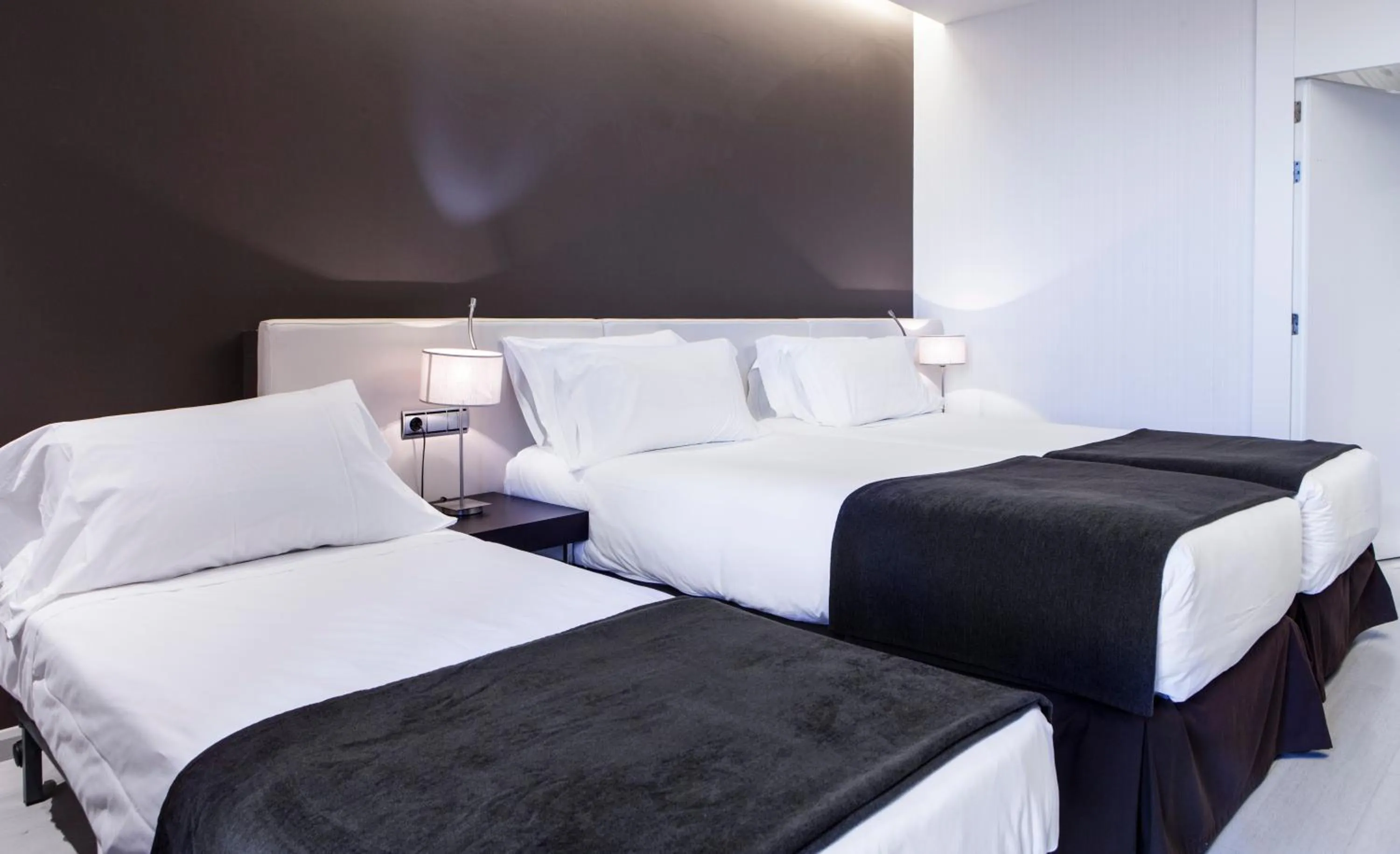 Photo of the whole room, Bed in Hotel Diagonal Plaza