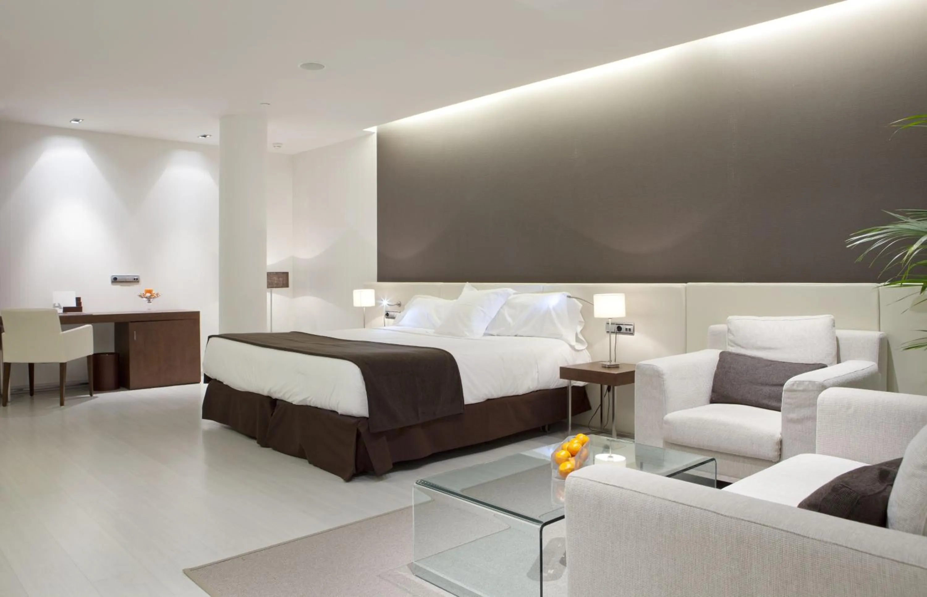 Photo of the whole room, Bed in Hotel Diagonal Plaza