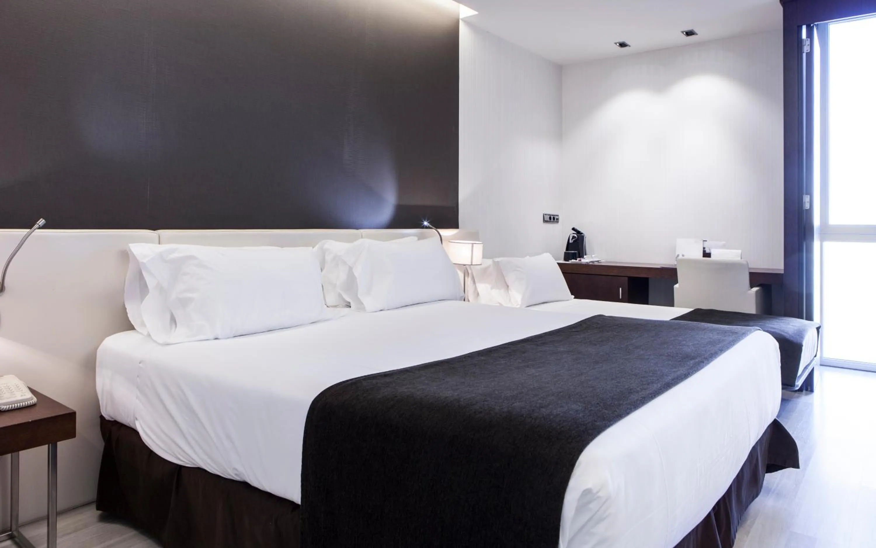 Photo of the whole room, Bed in Hotel Diagonal Plaza