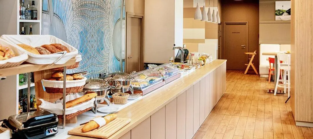 Restaurant/places to eat in B&B HOTEL Katowice Centrum