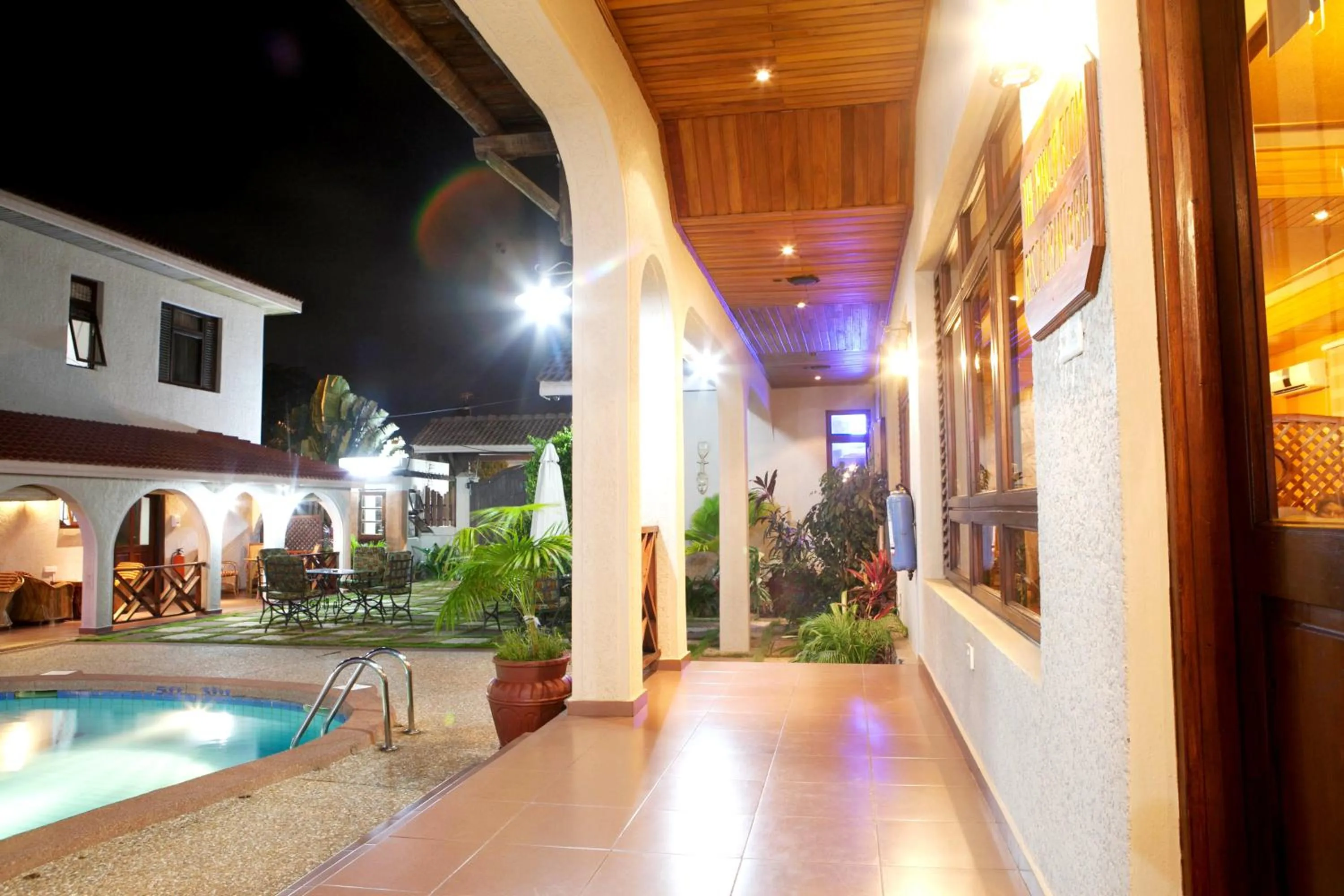 Mahogany Lodge, Cantonments