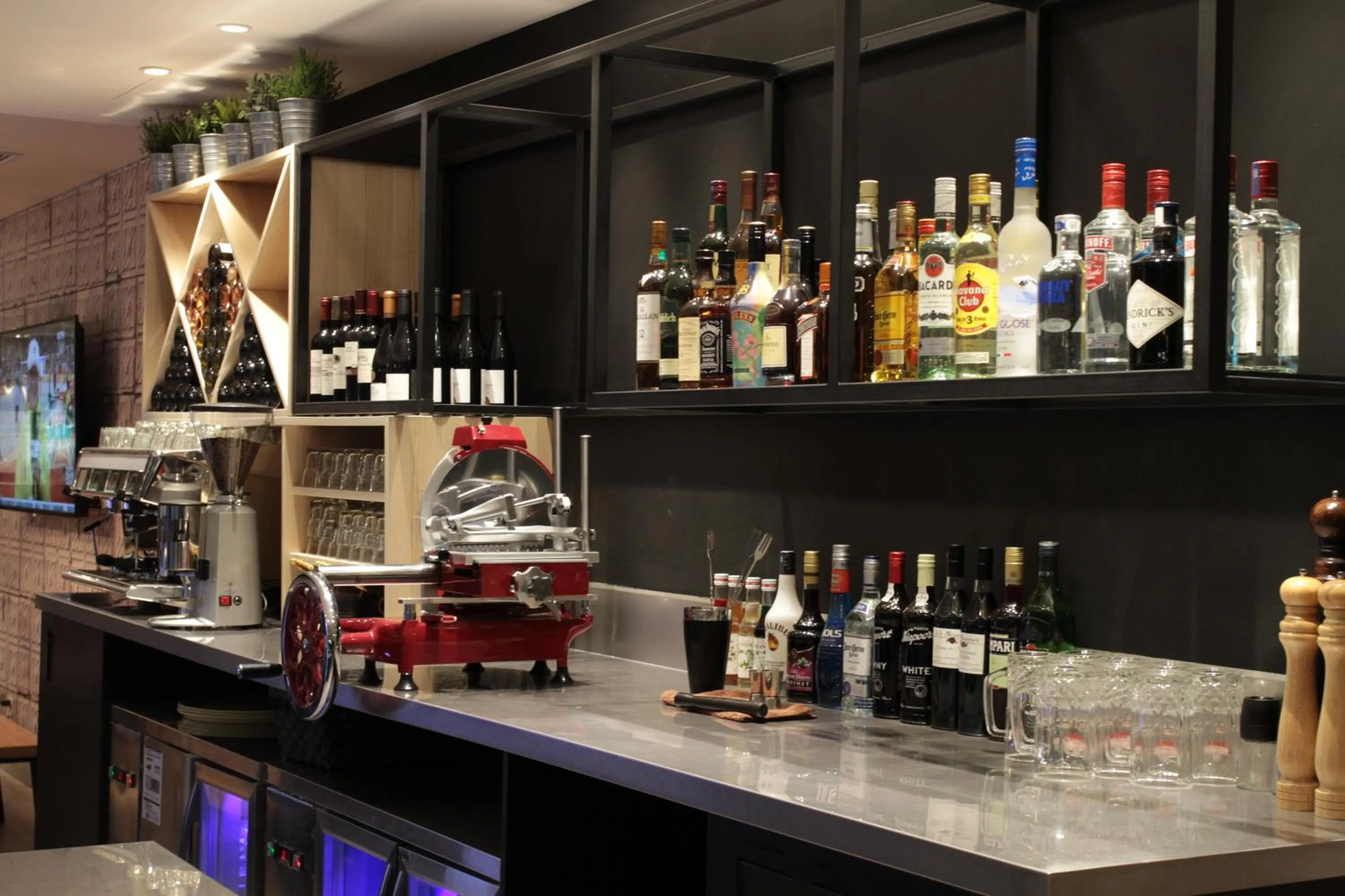 Restaurant/places to eat in Campanile Shanghai Bund Hotel