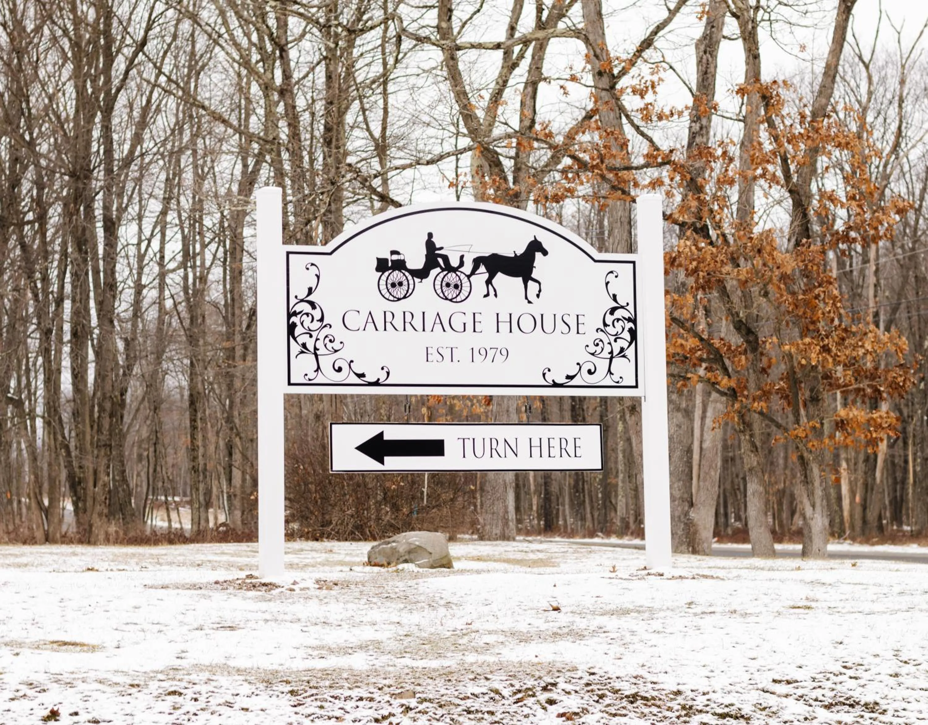 Property logo or sign in Carriage House Country Club