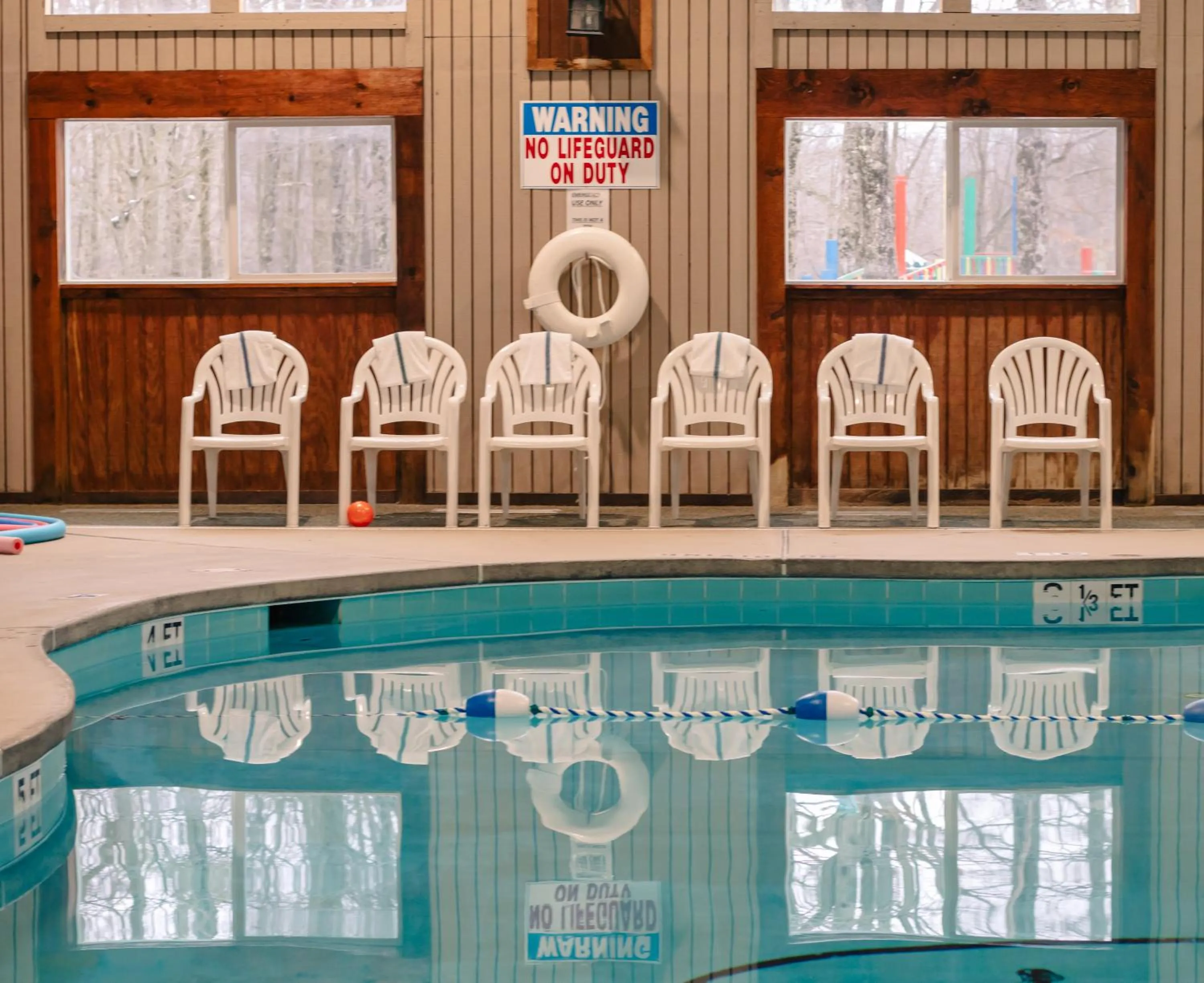 Swimming pool in Carriage House Country Club