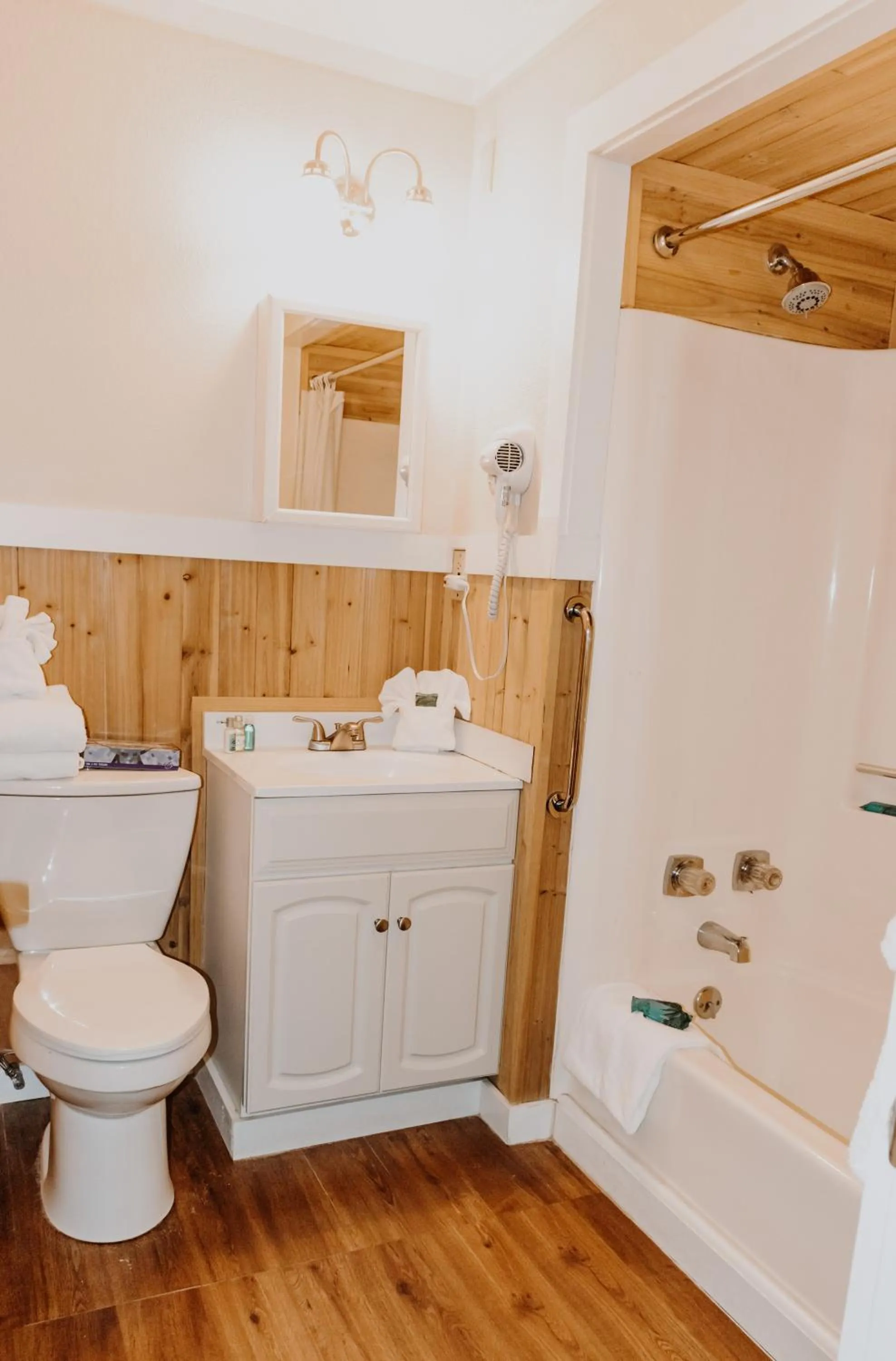 Shower in Carriage House Country Club