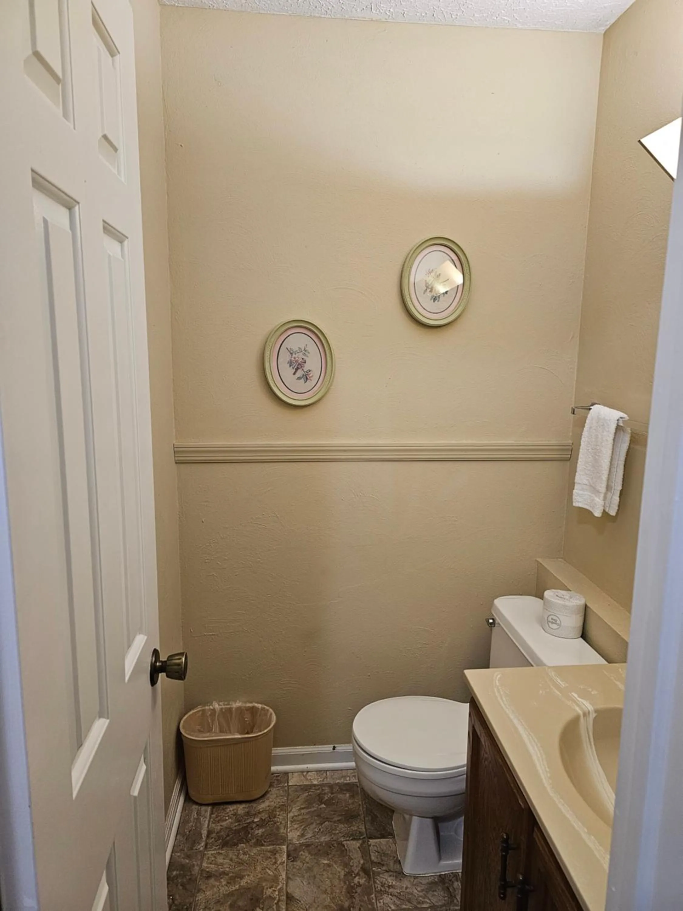 Bathroom in Lakeview Golf Resort