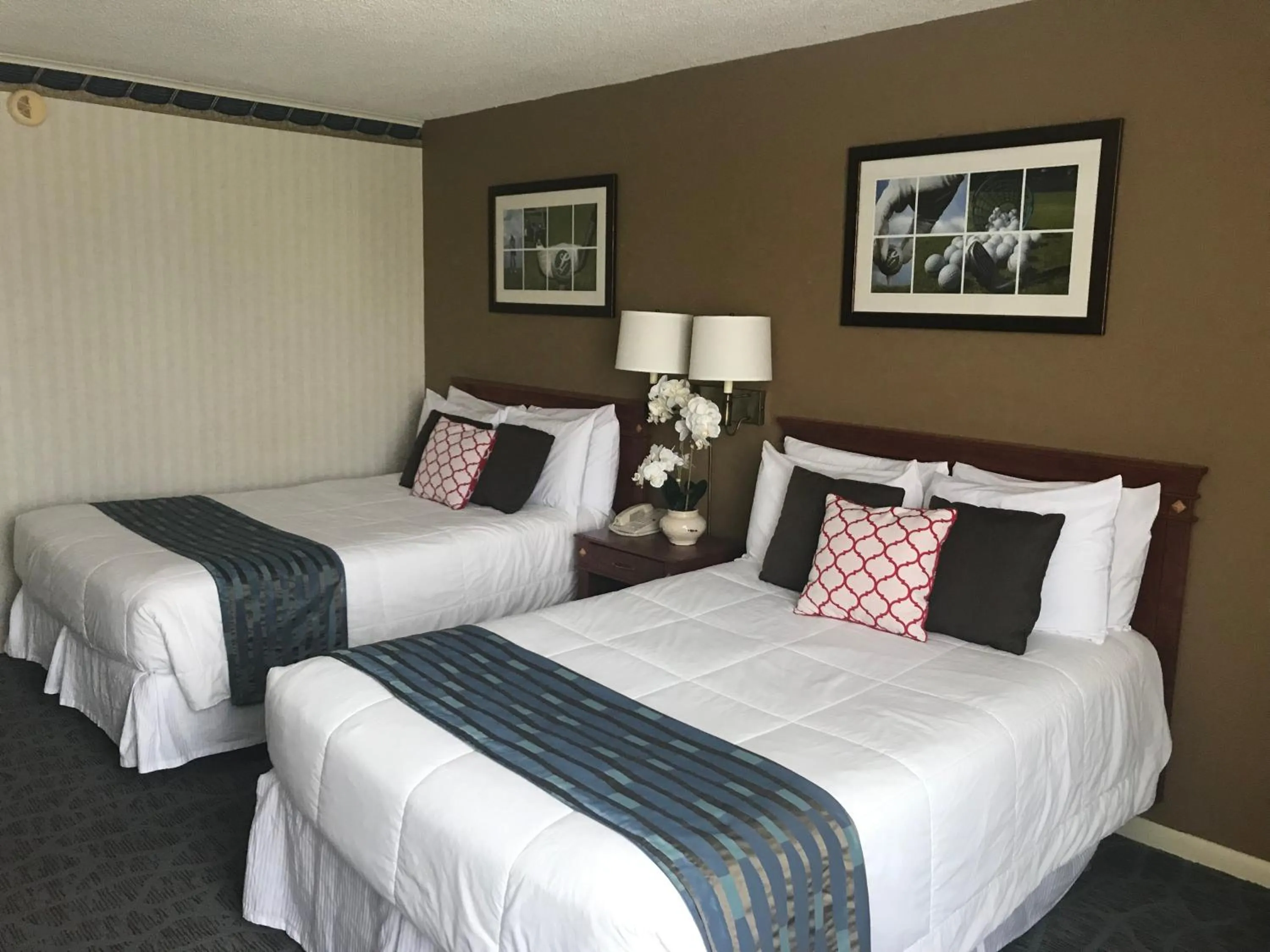 Bedroom, Bed in Lakeview Golf Resort