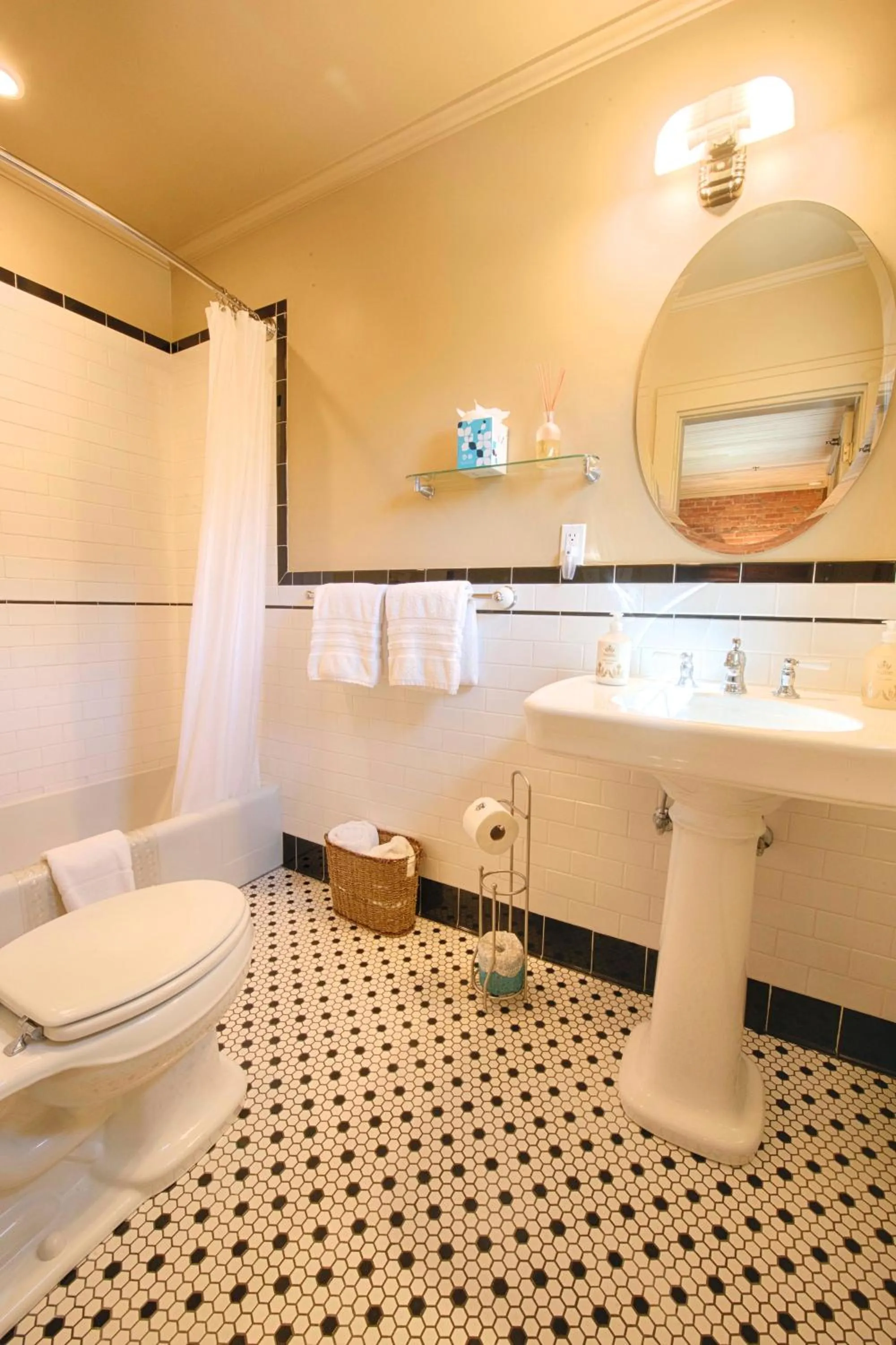 Shower in Historic Tapoco Lodge Resort