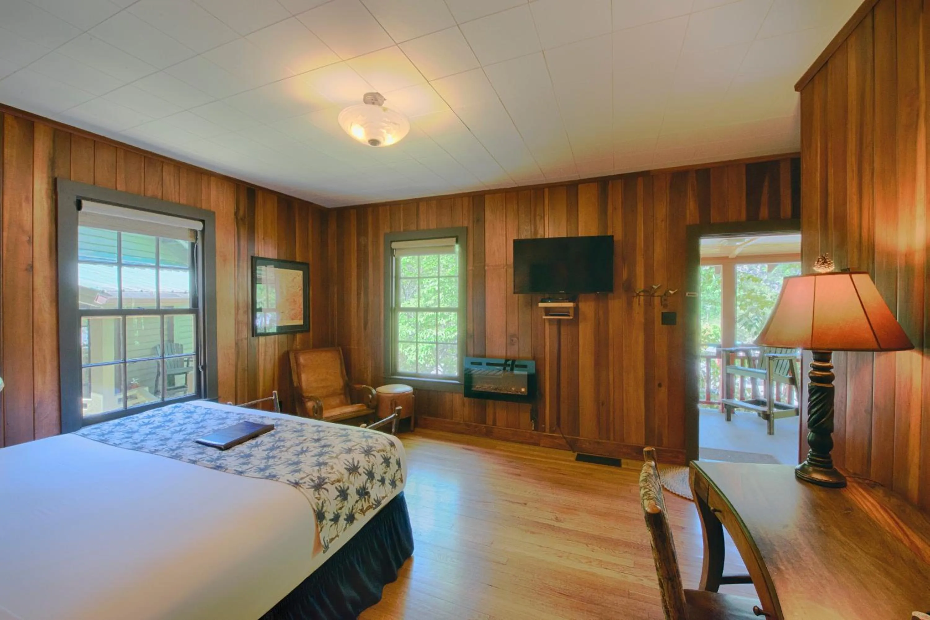 Bed in Historic Tapoco Lodge Resort