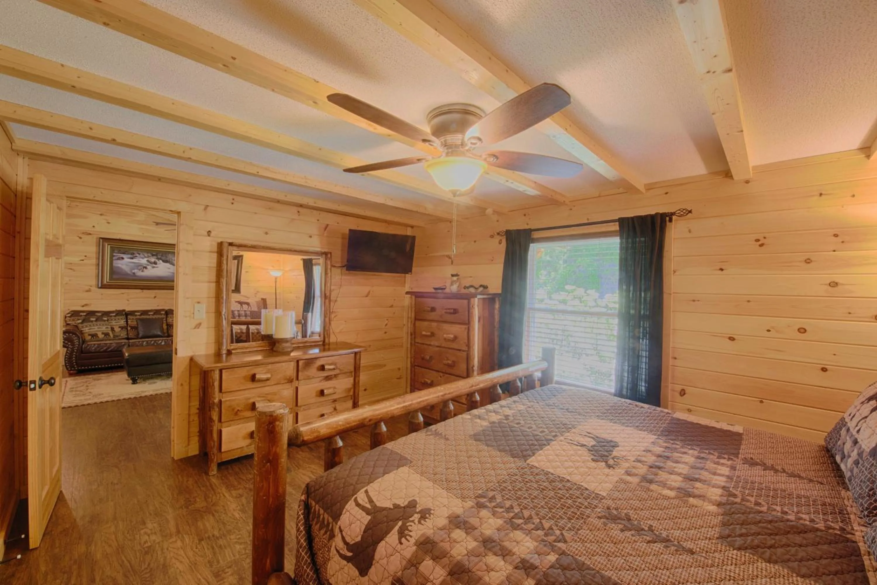 Bed in Historic Tapoco Lodge Resort