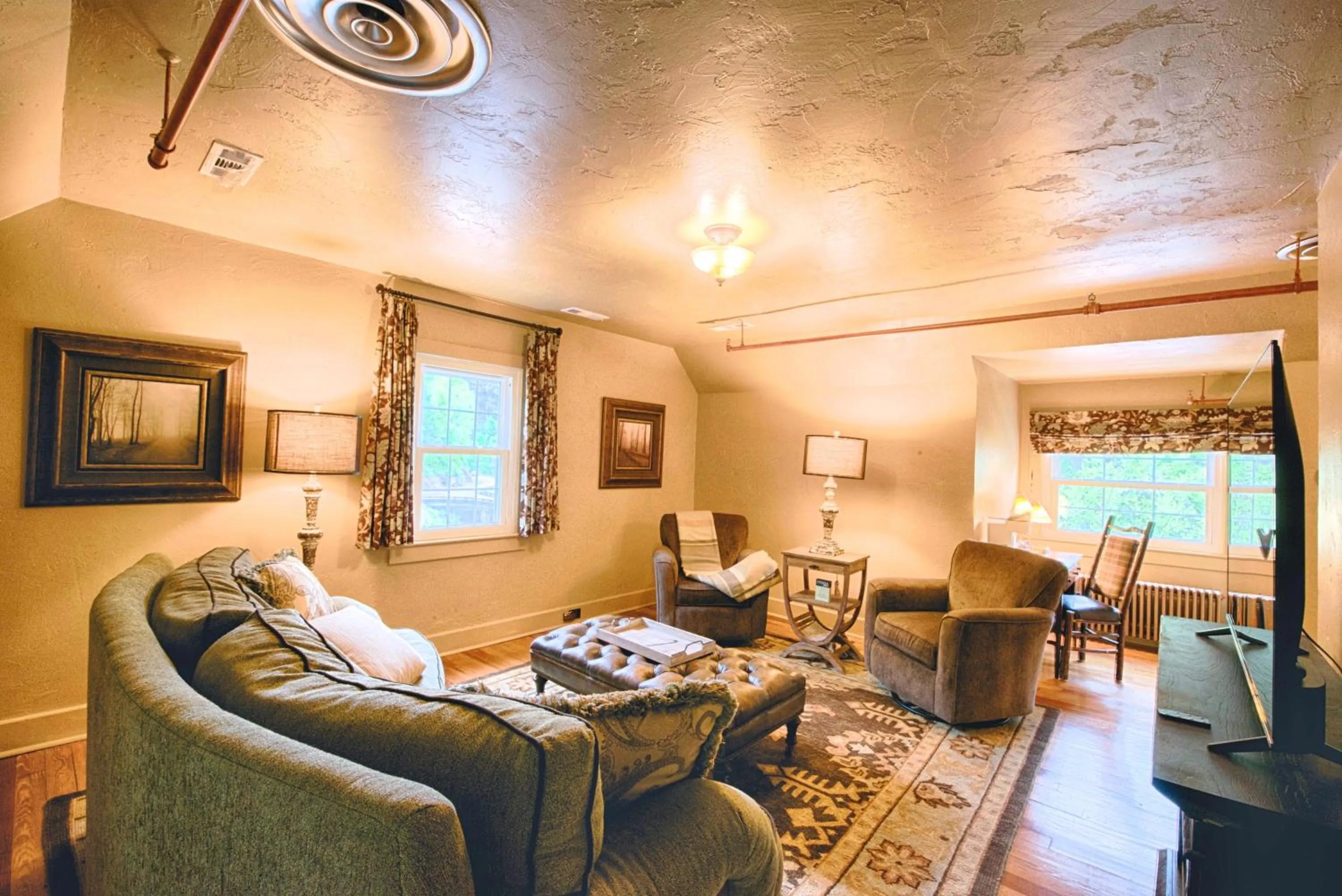 TV and multimedia in Historic Tapoco Lodge Resort