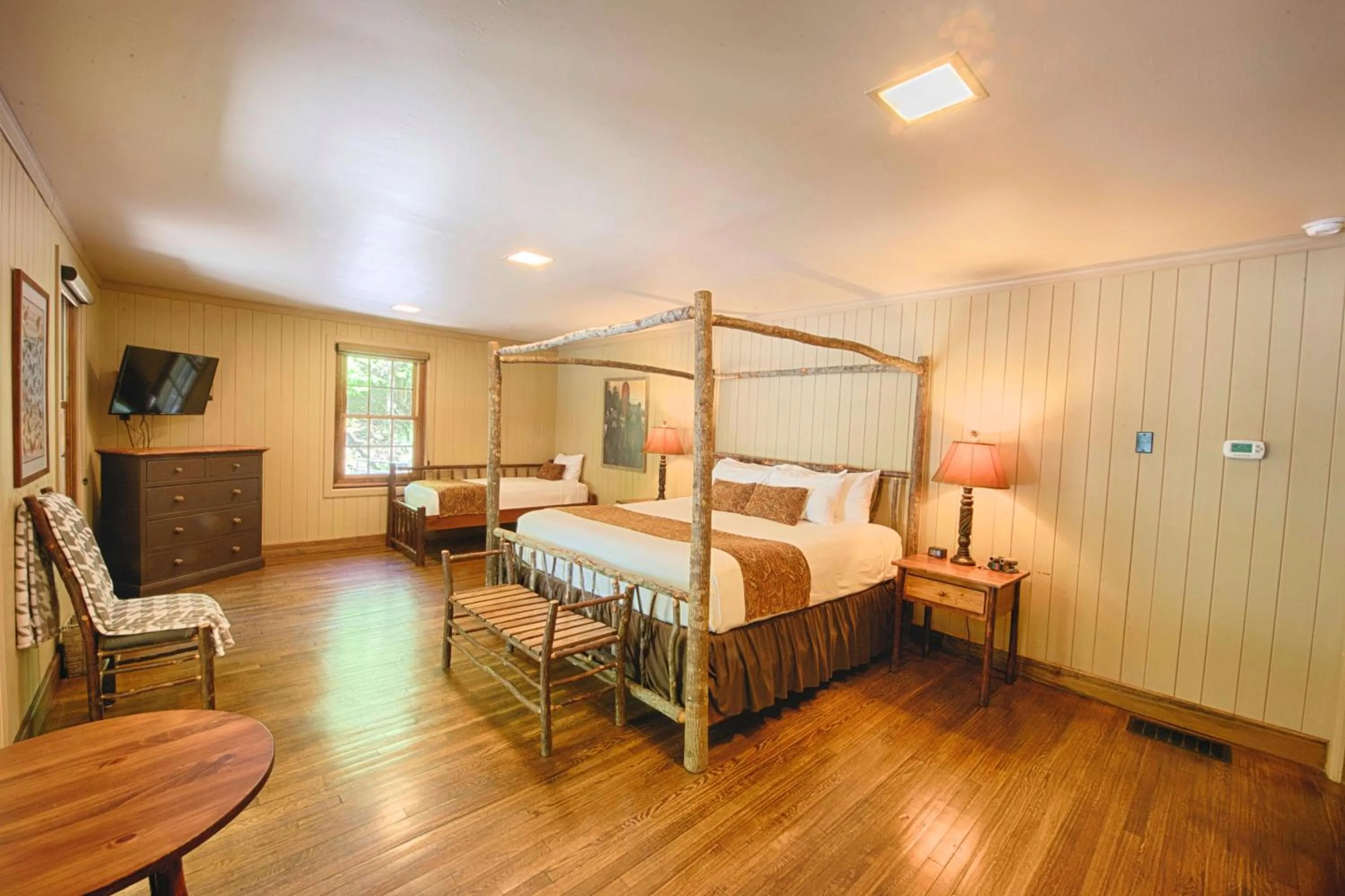 Bed in Historic Tapoco Lodge Resort