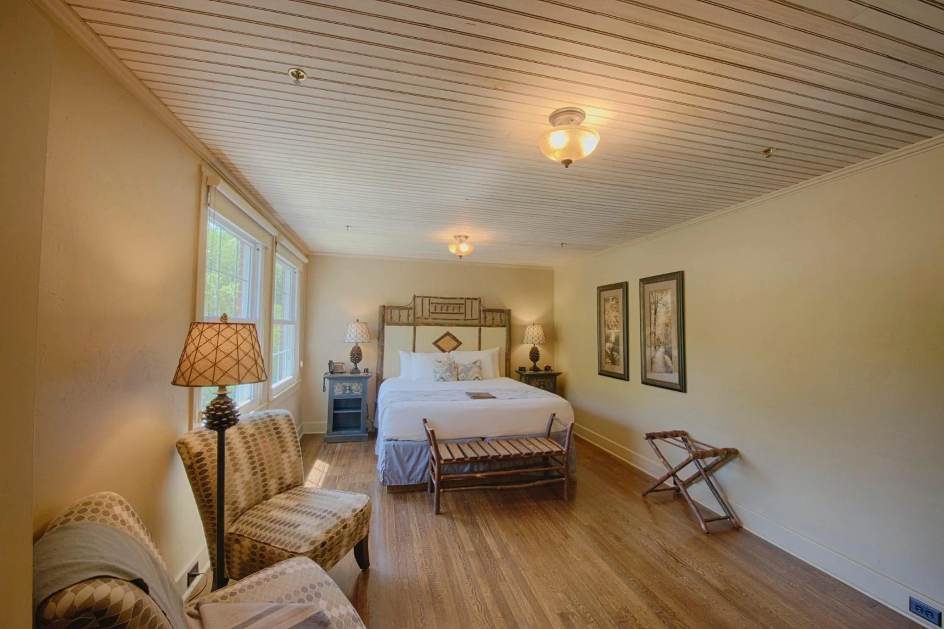 Bed in Historic Tapoco Lodge Resort