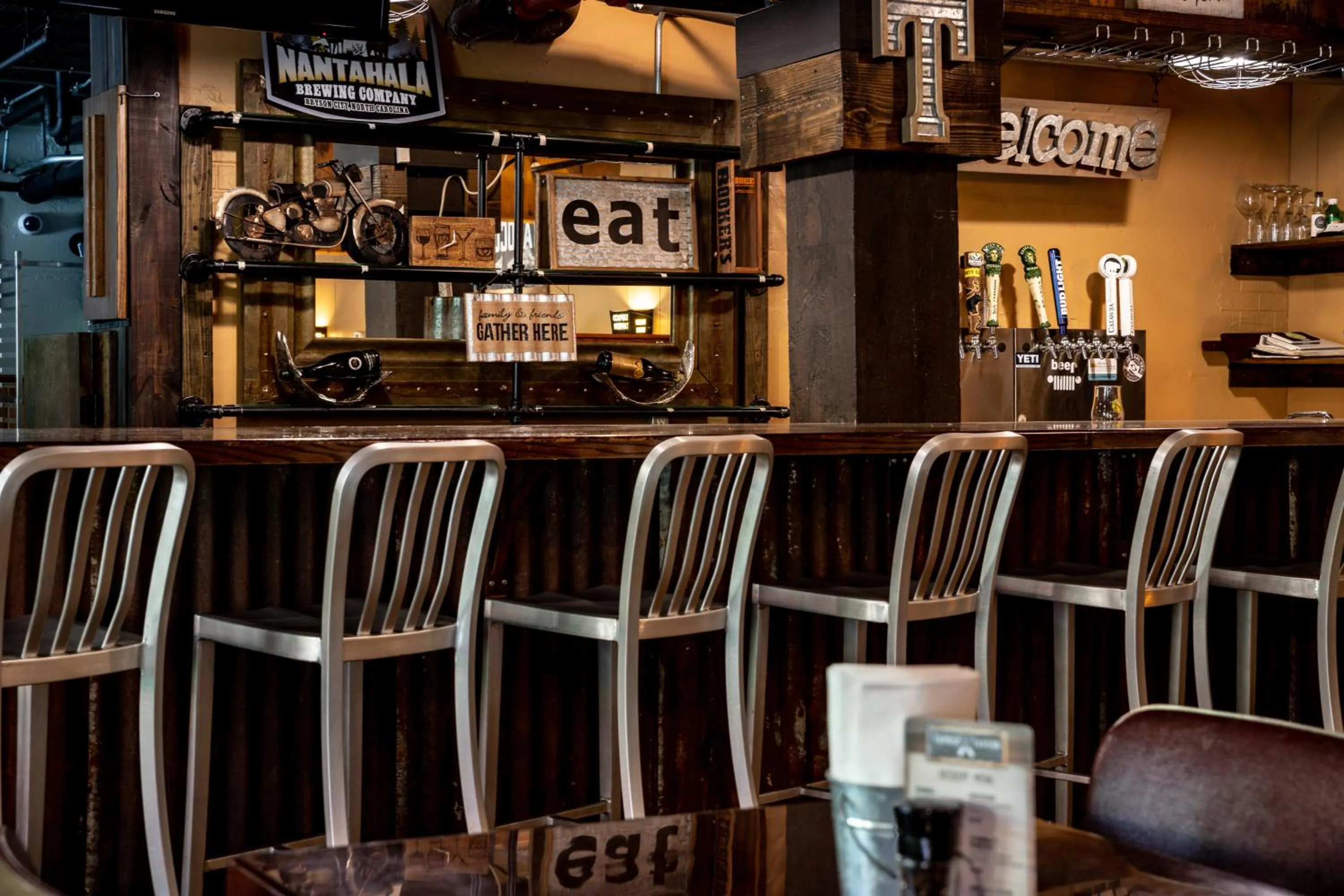 Restaurant/places to eat in Historic Tapoco Lodge Resort