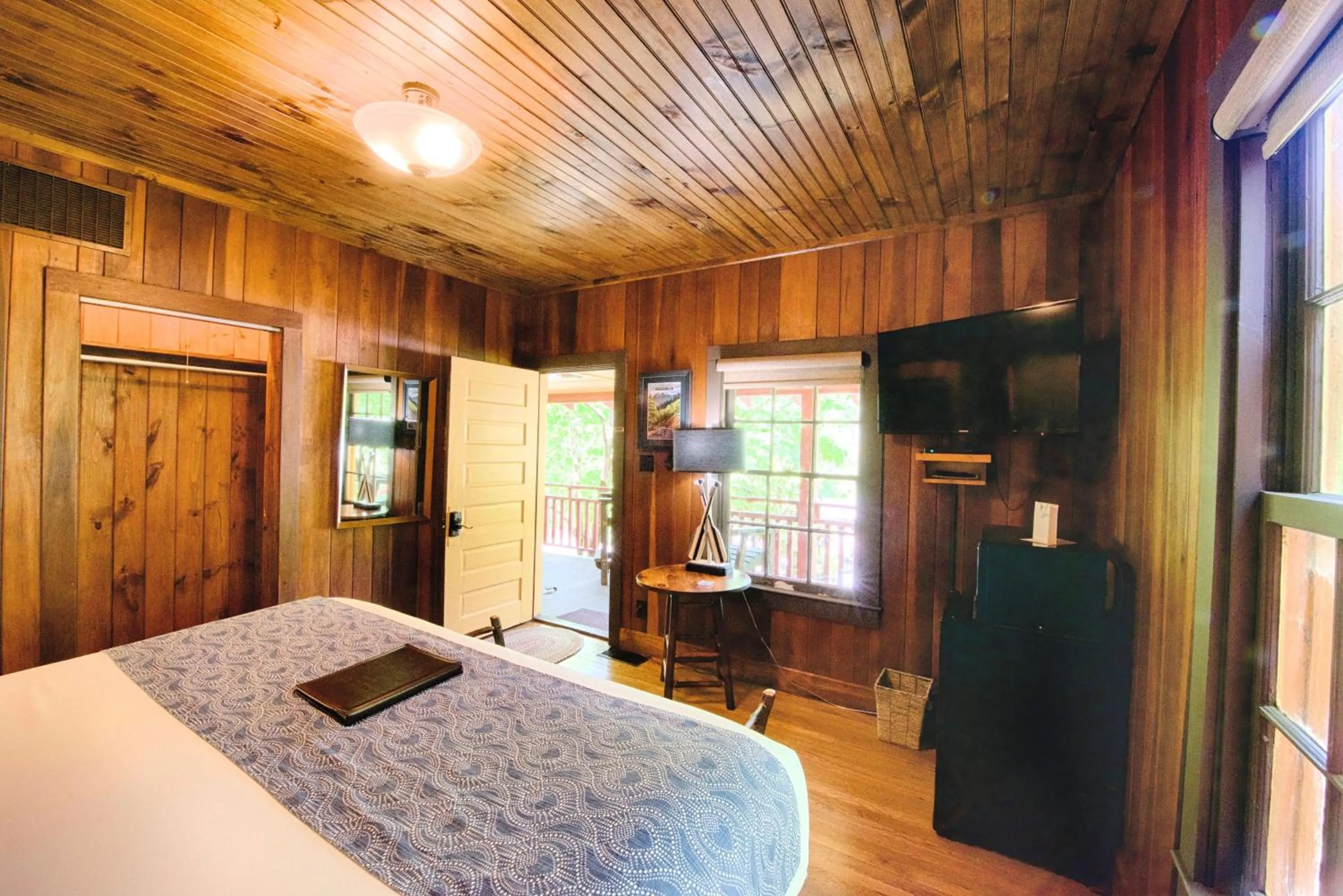 Bed in Historic Tapoco Lodge Resort