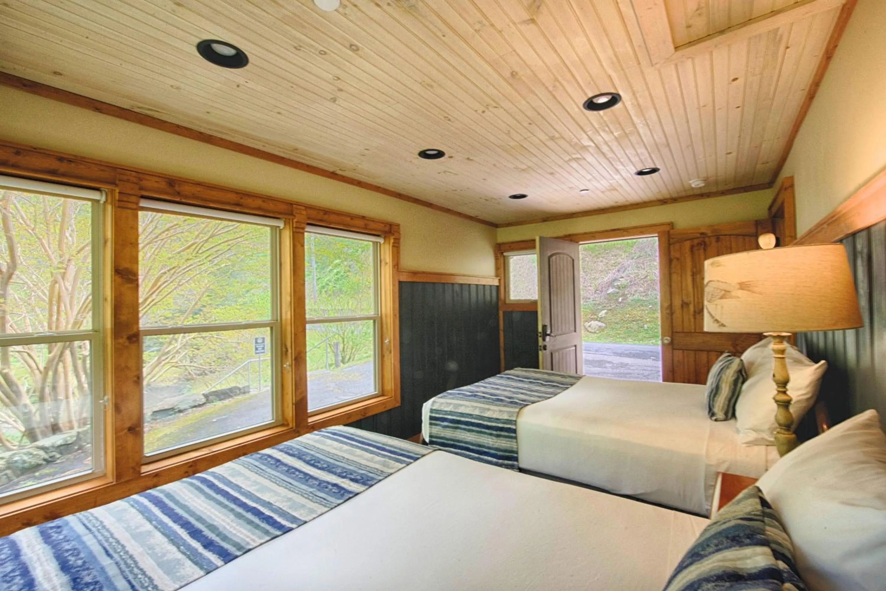 Bed in Historic Tapoco Lodge Resort