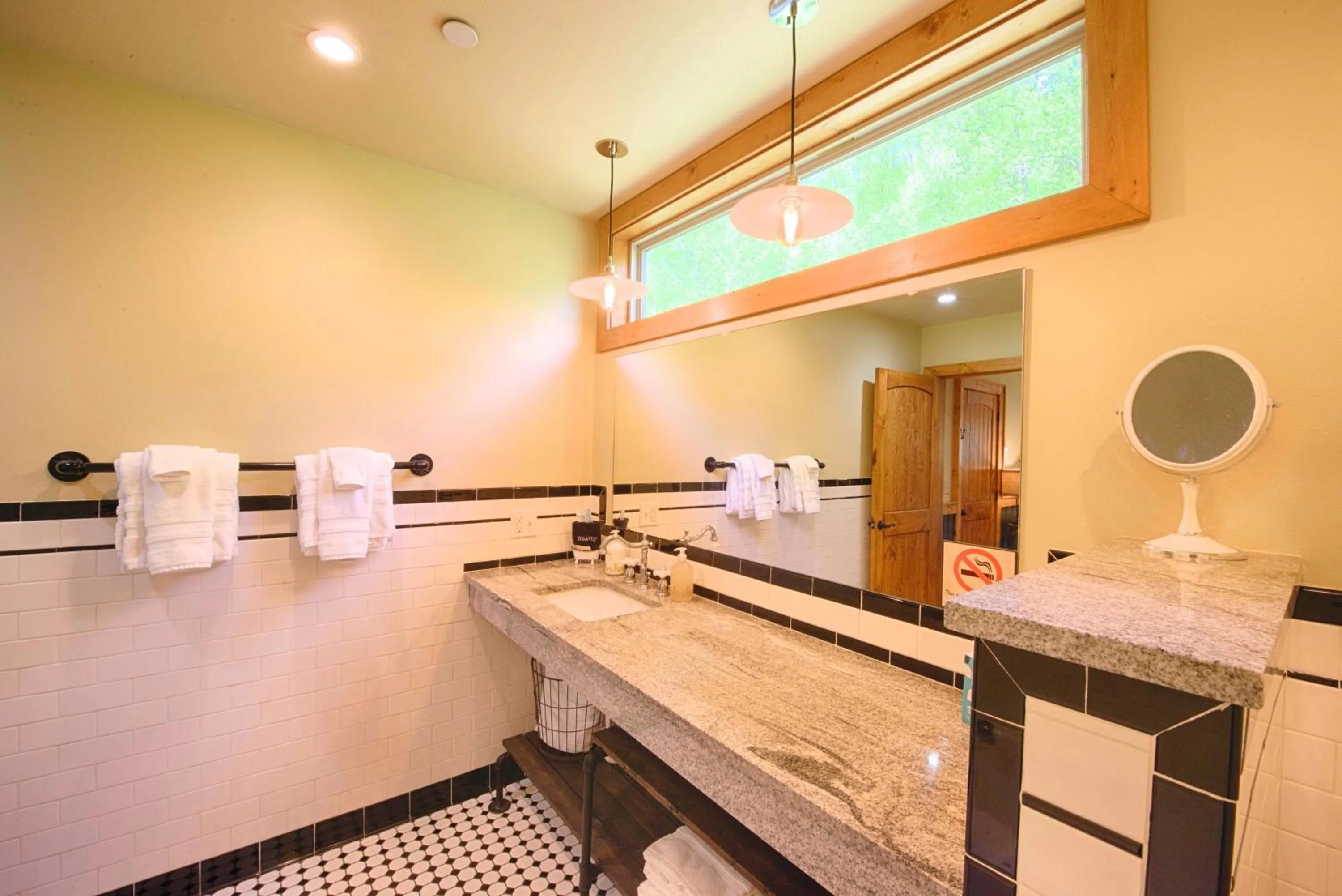 Shower in Historic Tapoco Lodge Resort