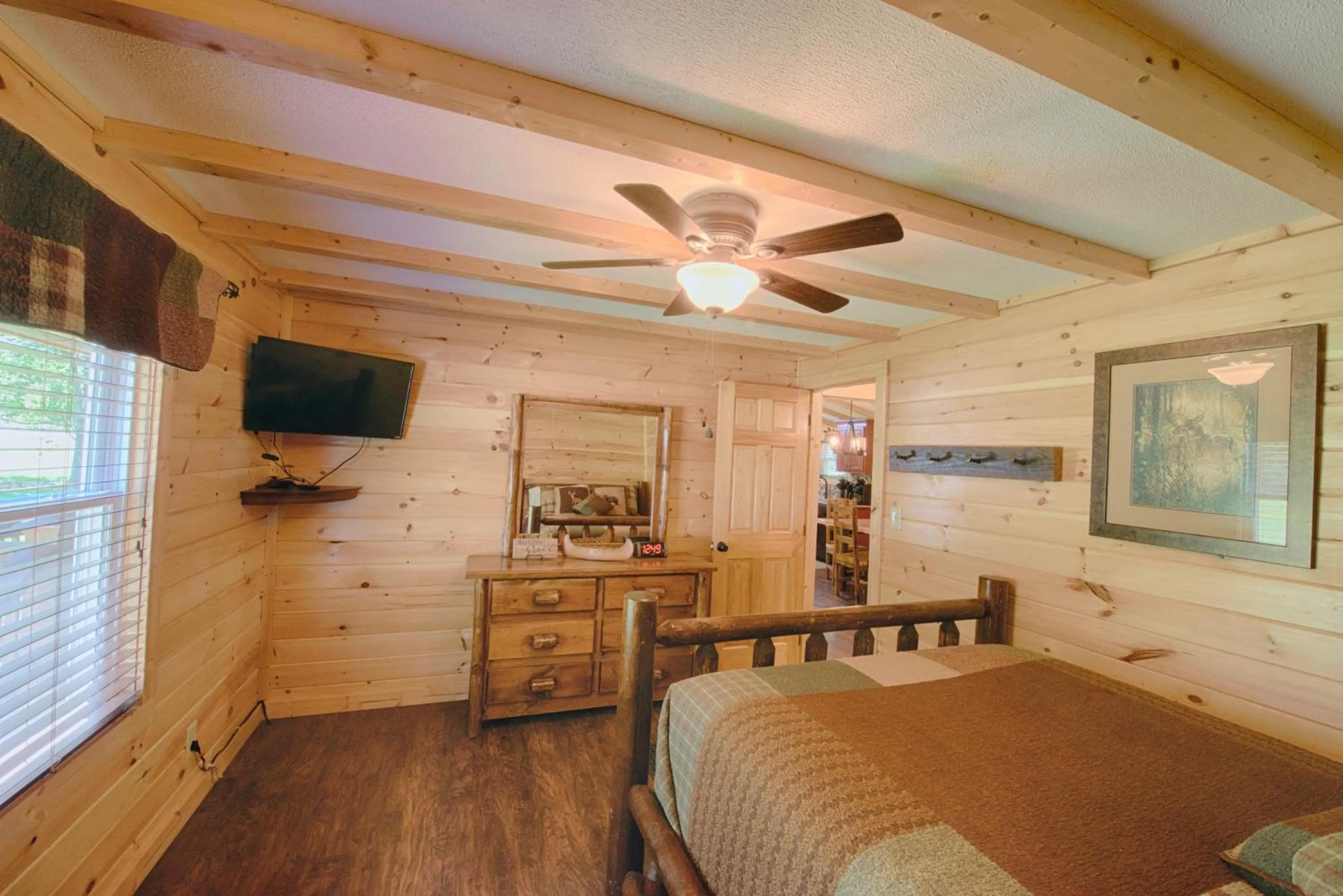 Bed in Historic Tapoco Lodge Resort