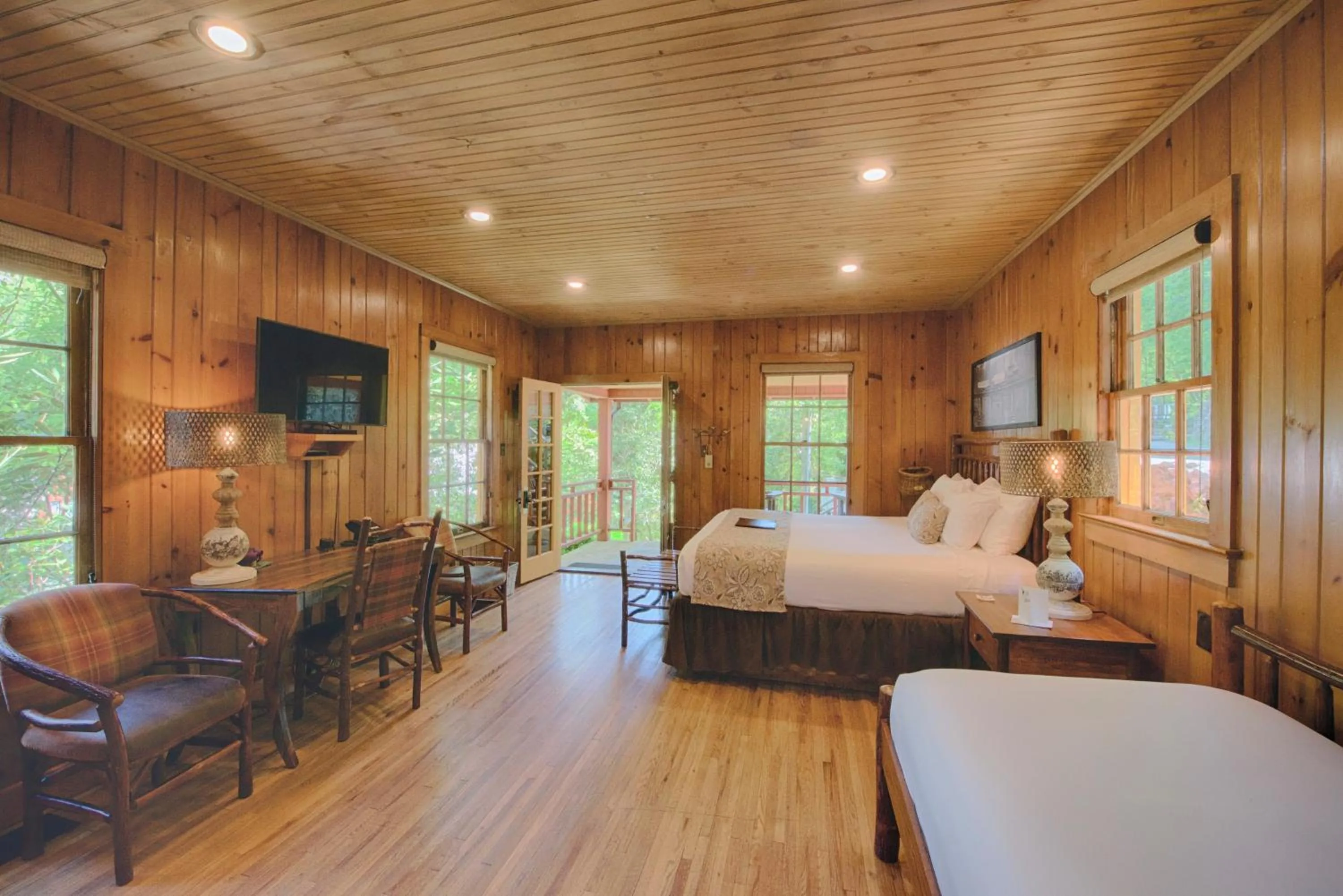 Bed in Historic Tapoco Lodge Resort