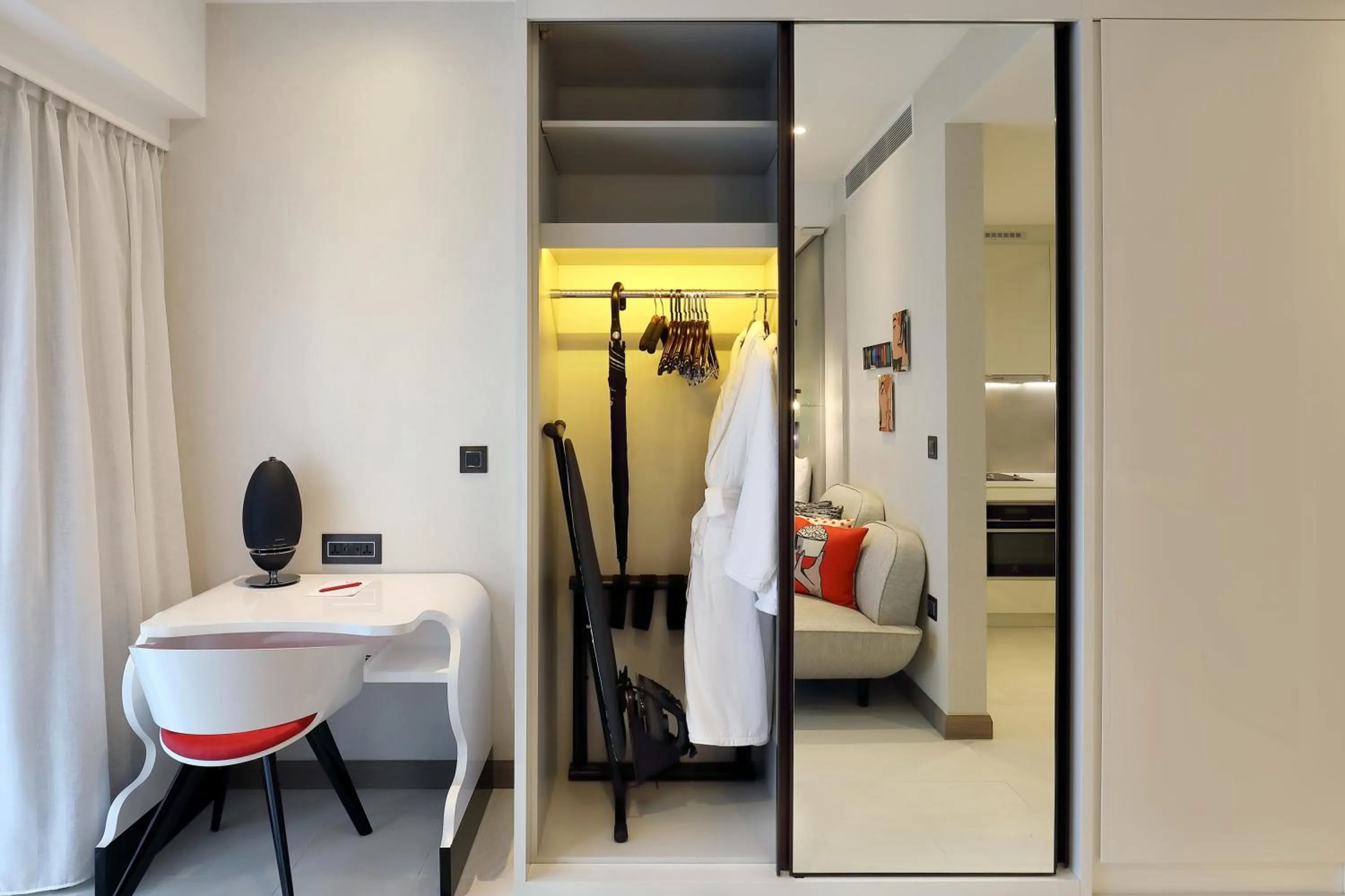 Bedroom, Bed in Oakwood Studios Singapore